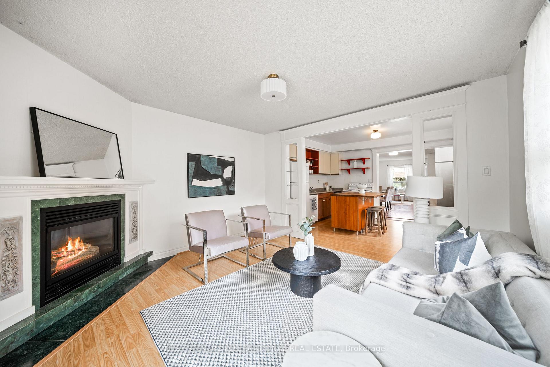 Photo 23 of 35 Cambrai Avenue, Toronto, Woodbine-Lumsden — HOMEH