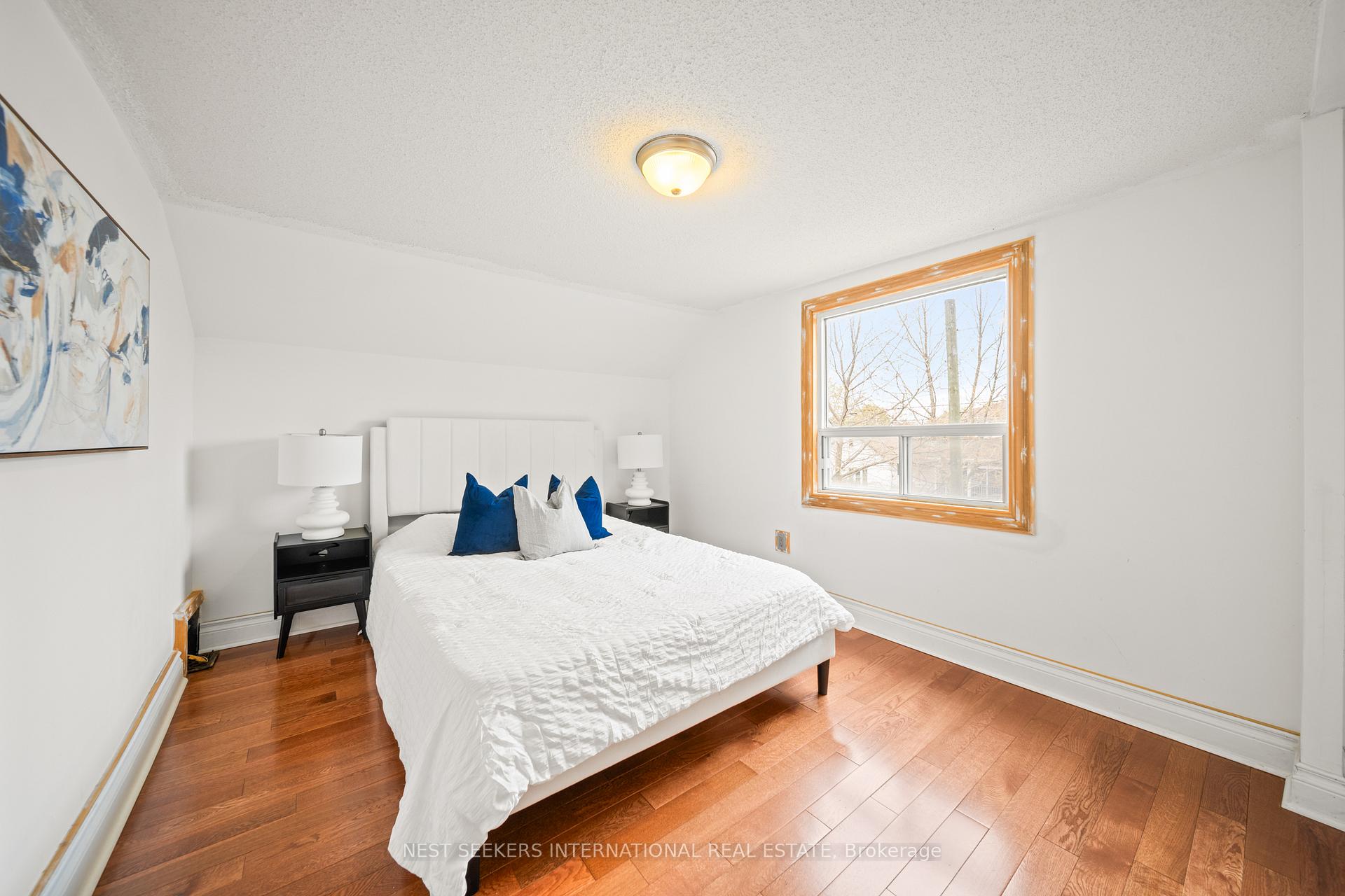 Photo 22 of 35 Cambrai Avenue, Toronto, Woodbine-Lumsden — HOMEH