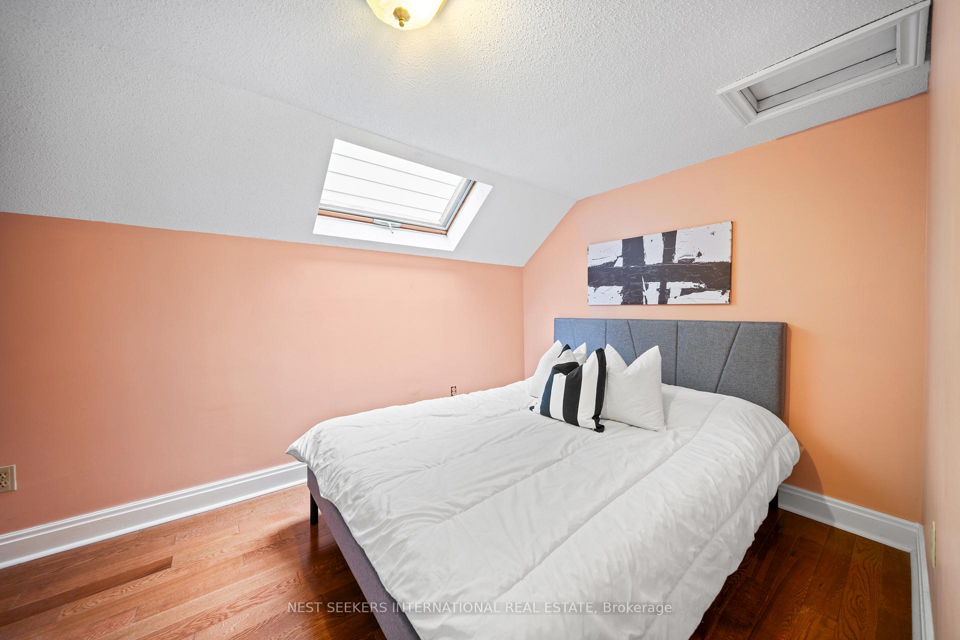 Photo 30 of 35 Cambrai Avenue, Toronto, Woodbine-Lumsden — HOMEH