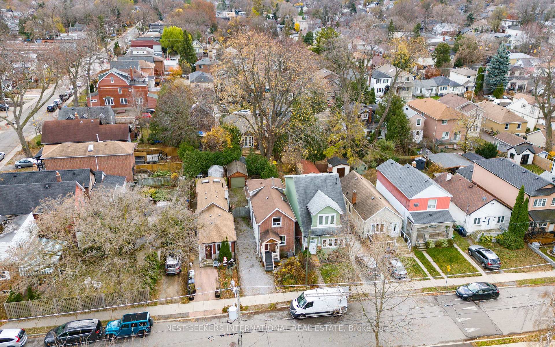 Photo 42 of 35 Cambrai Avenue, Toronto, Woodbine-Lumsden — HOMEH