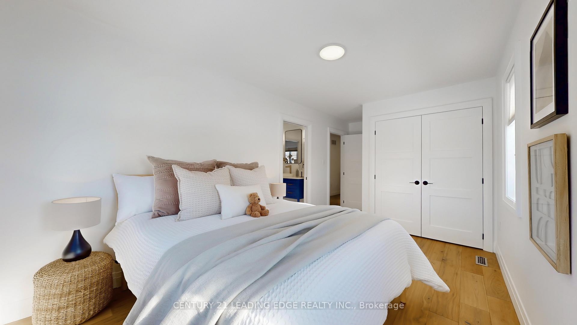 Photo 33 of 59 Robert Attersley Drive E, Whitby, Taunton North — HOMEH