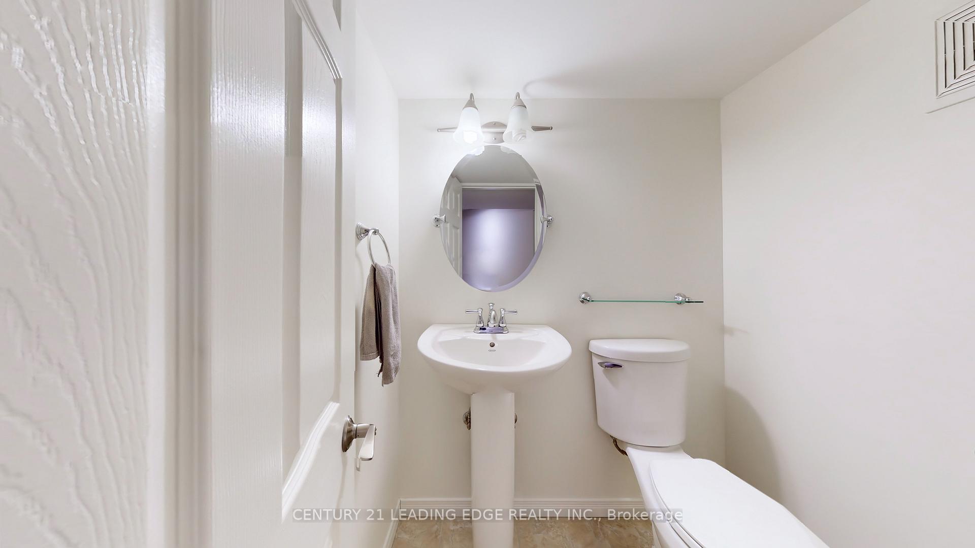 Photo 43 of 59 Robert Attersley Drive E, Whitby, Taunton North — HOMEH