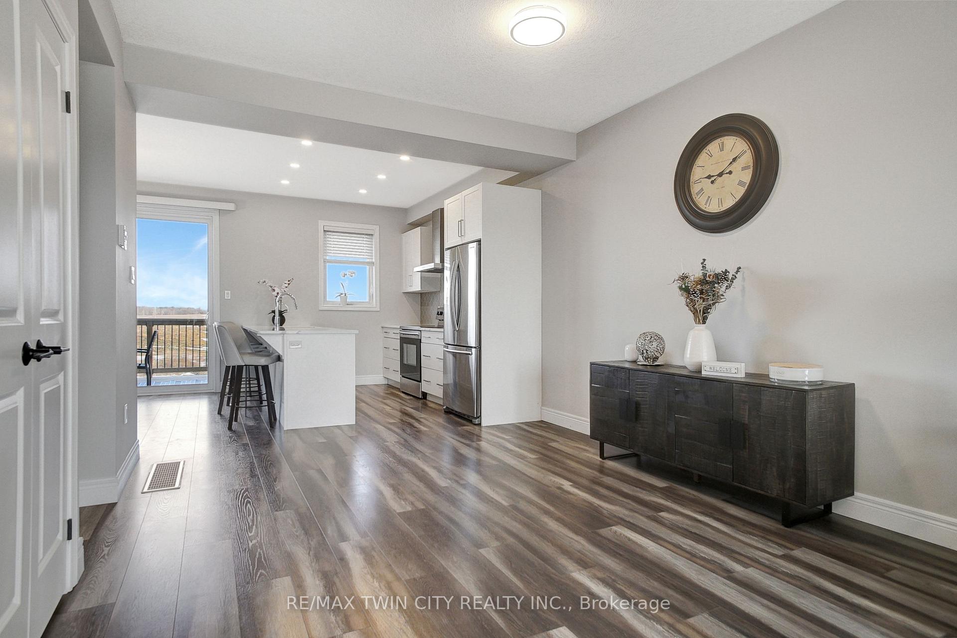 Photo 11 of 82 Loxleigh Lane, Wellesley — HOMEH