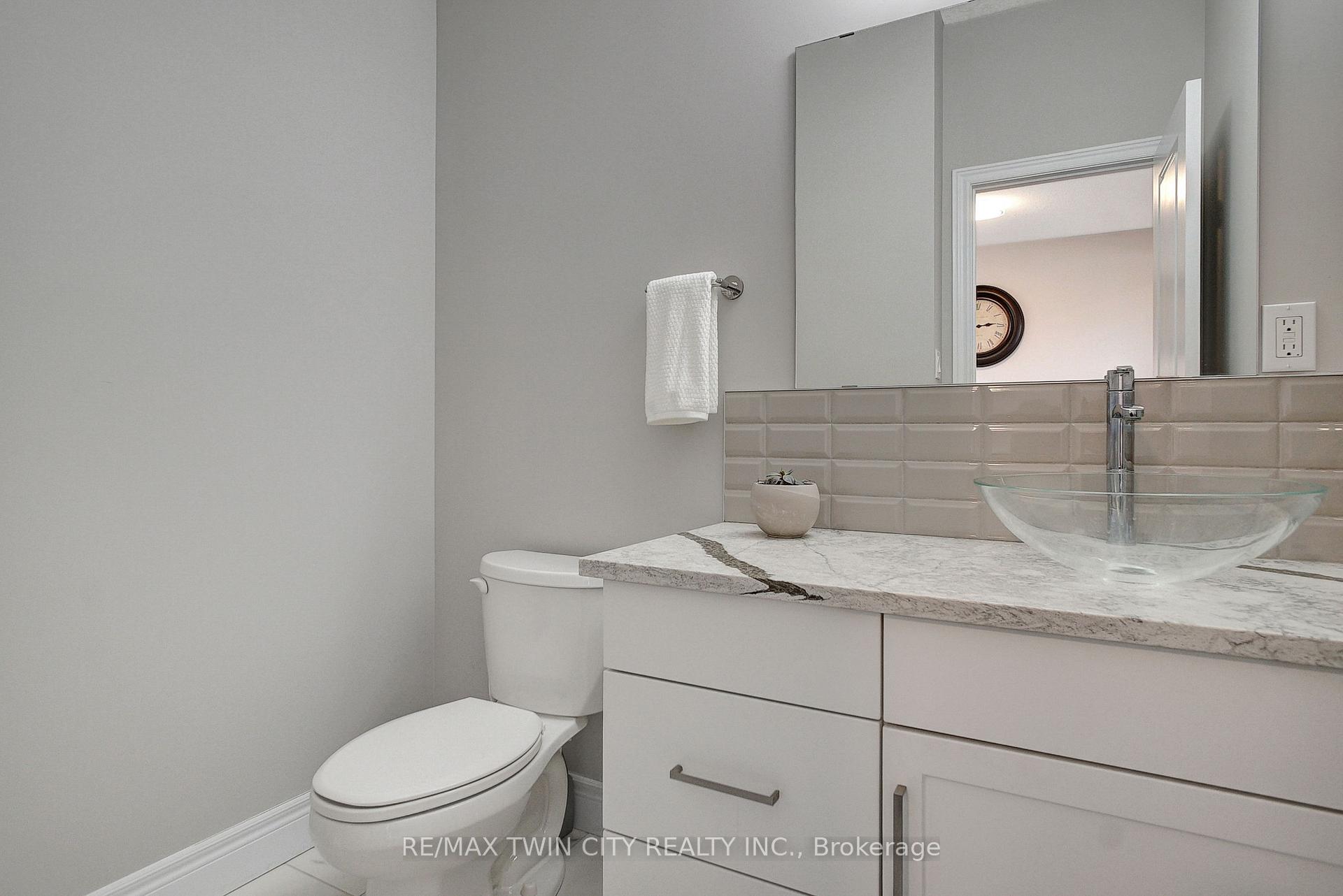 Photo 24 of 82 Loxleigh Lane, Wellesley — HOMEH