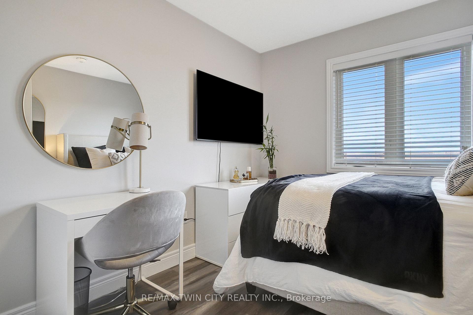 Photo 12 of 82 Loxleigh Lane, Wellesley — HOMEH