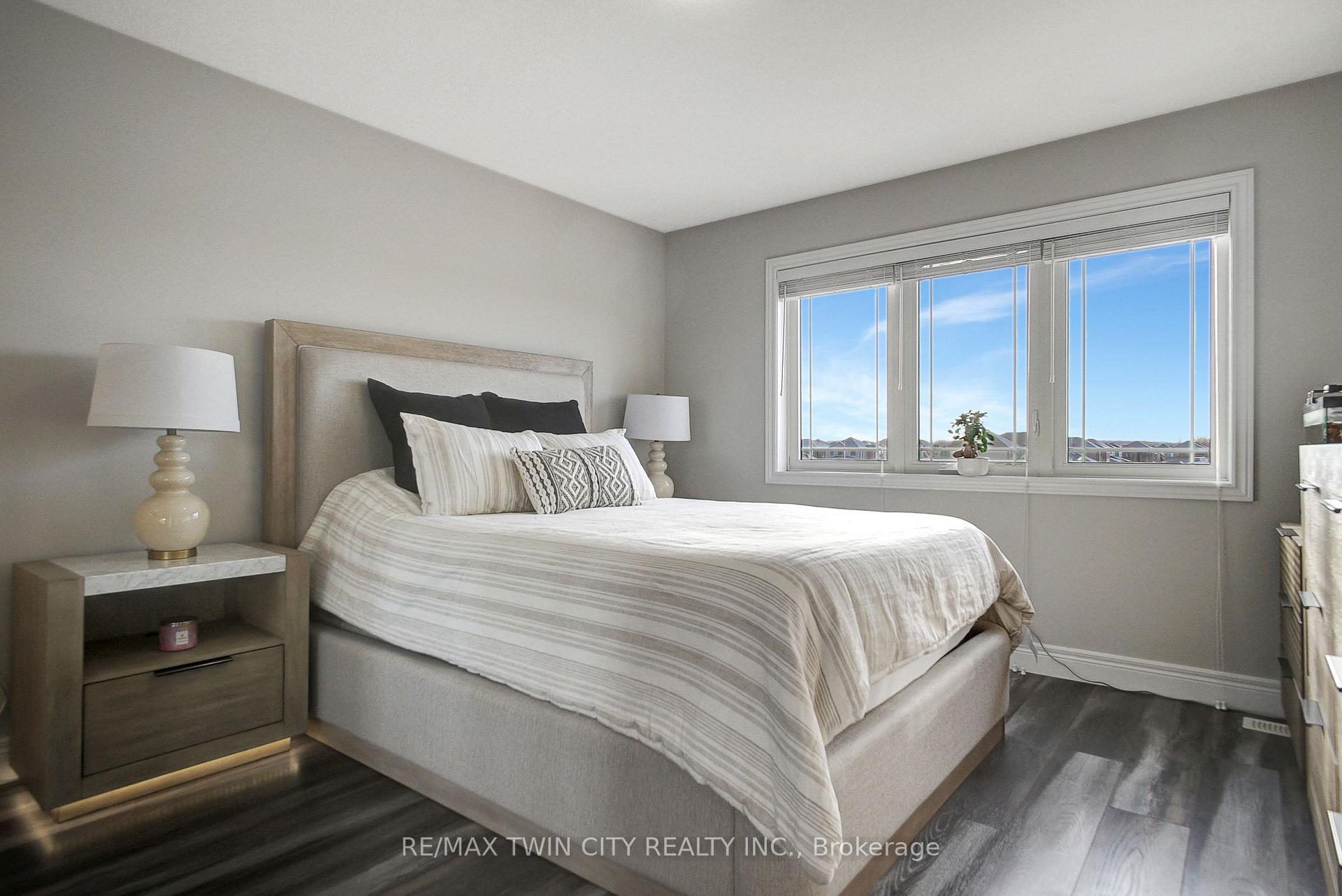 Photo 20 of 82 Loxleigh Lane, Wellesley — HOMEH