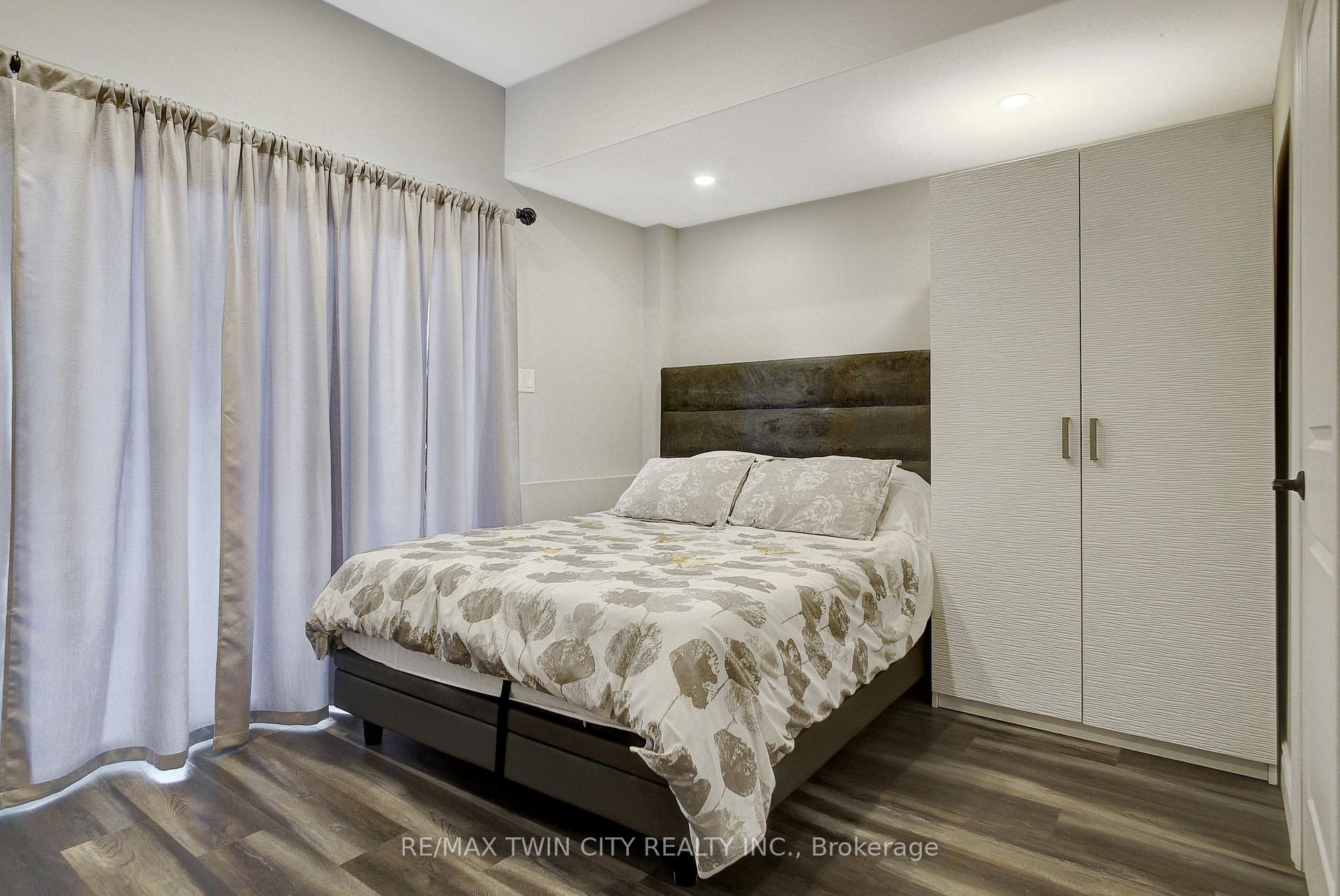 Photo 18 of 82 Loxleigh Lane, Wellesley — HOMEH