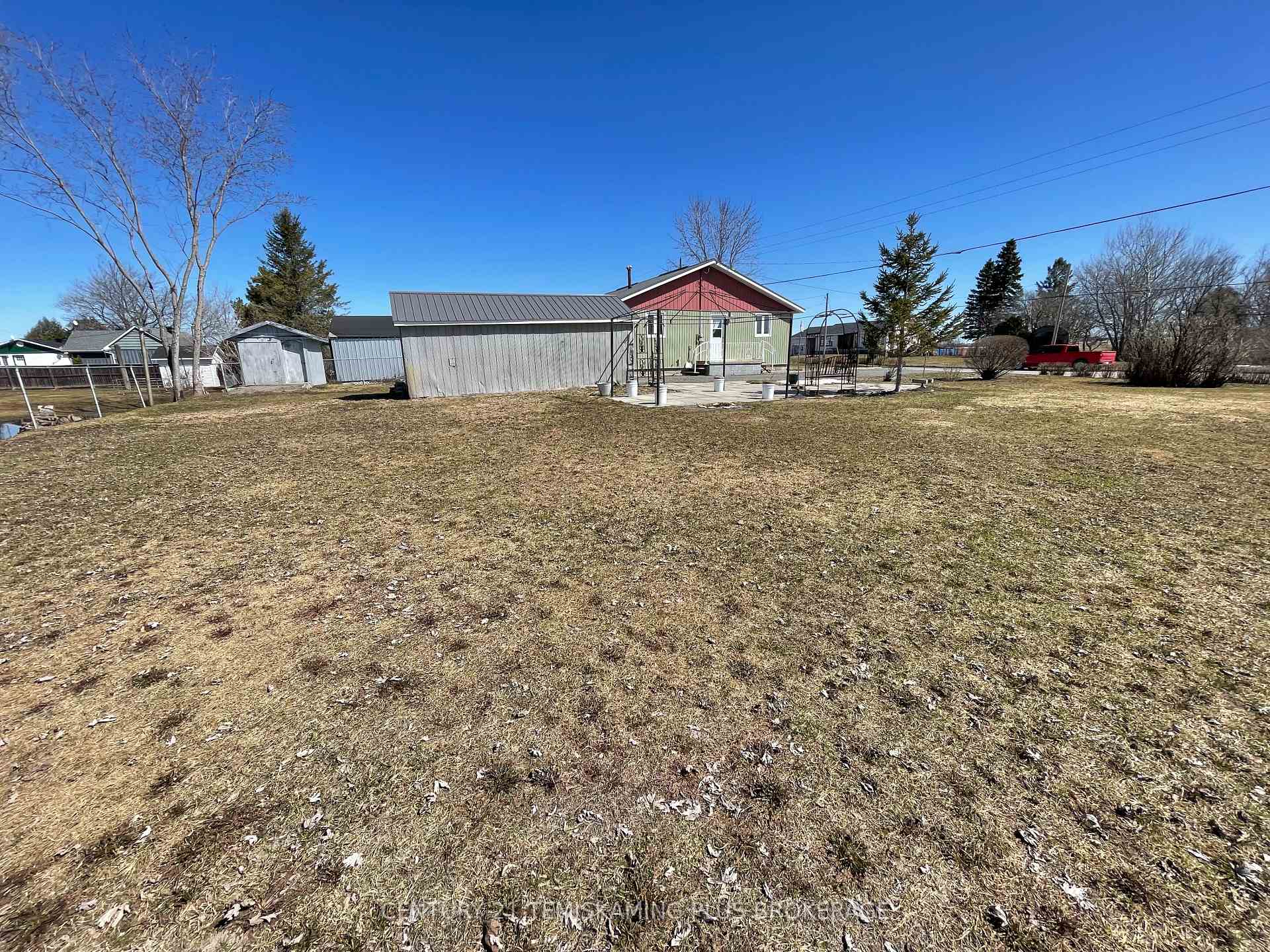 Photo 4 of 40 & 44 Tenth Avenue N, Armstrong, Earlton — HOMEH