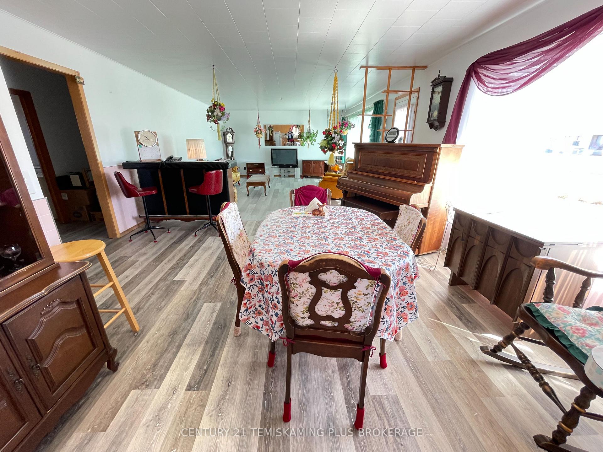 Photo 13 of 40 & 44 Tenth Avenue N, Armstrong, Earlton — HOMEH