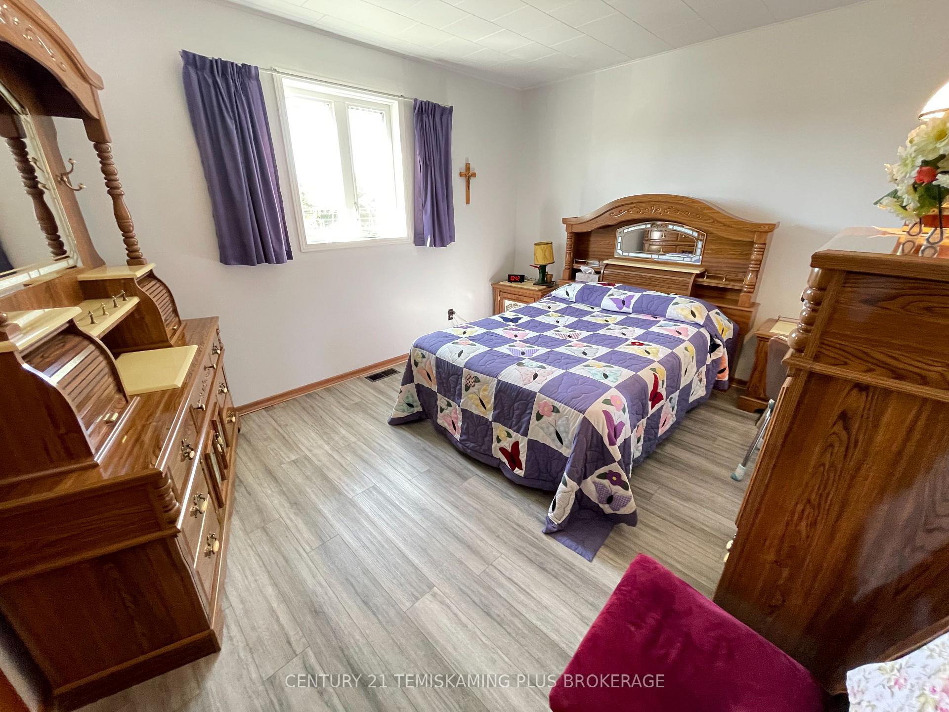 Photo 20 of 40 & 44 Tenth Avenue N, Armstrong, Earlton — HOMEH