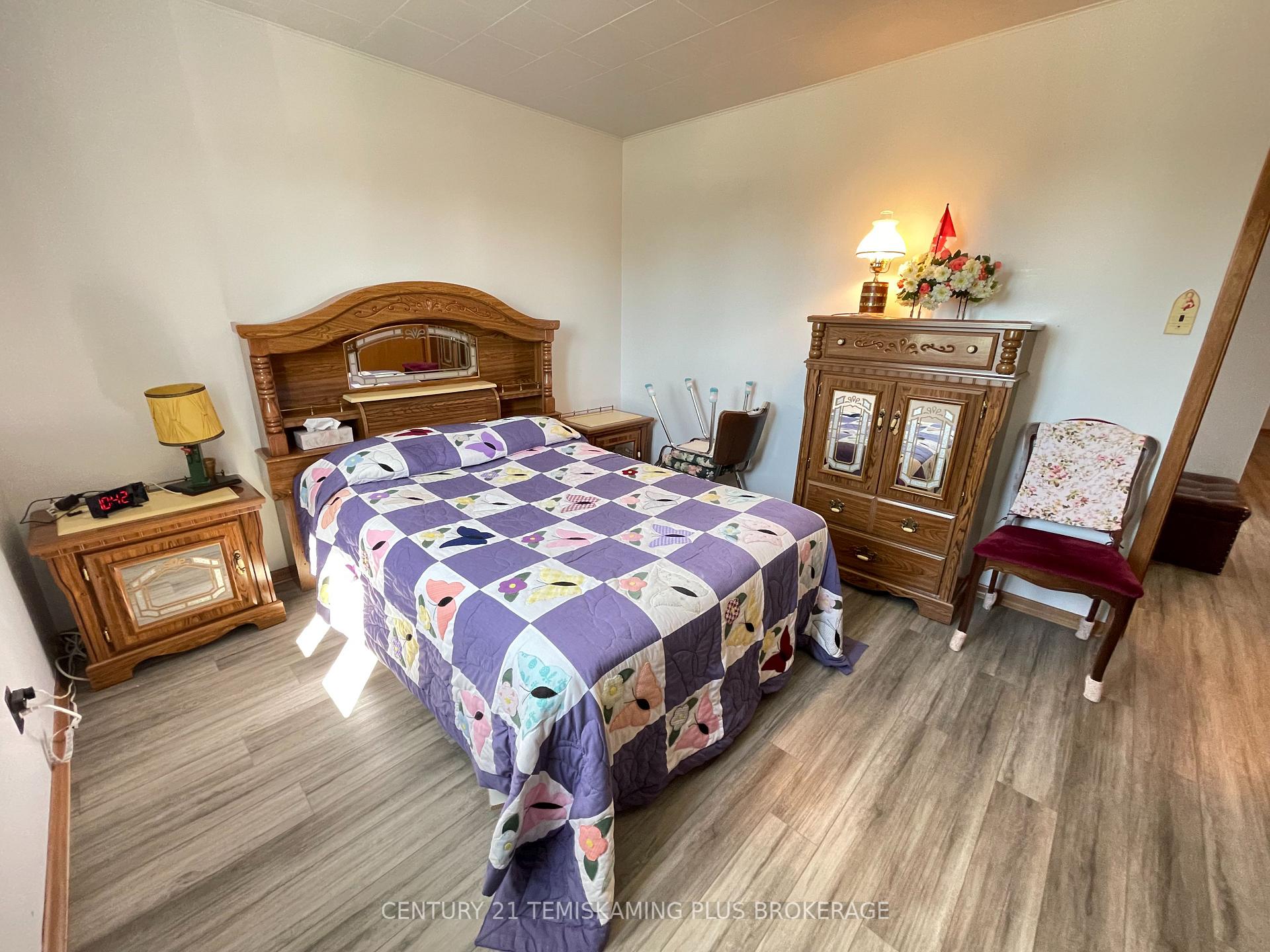 Photo 25 of 40 & 44 Tenth Avenue N, Armstrong, Earlton — HOMEH