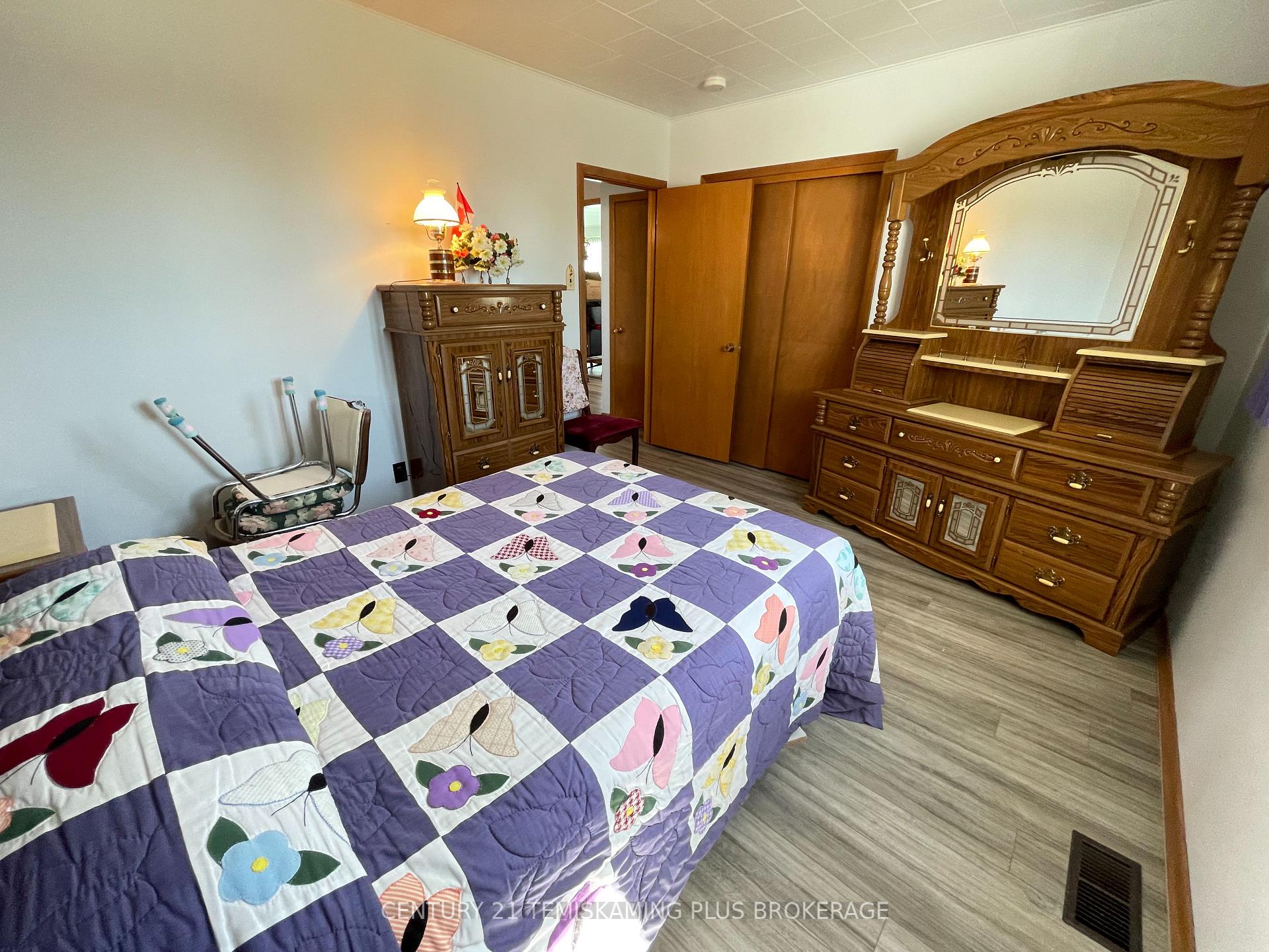 Photo 30 of 40 & 44 Tenth Avenue N, Armstrong, Earlton — HOMEH