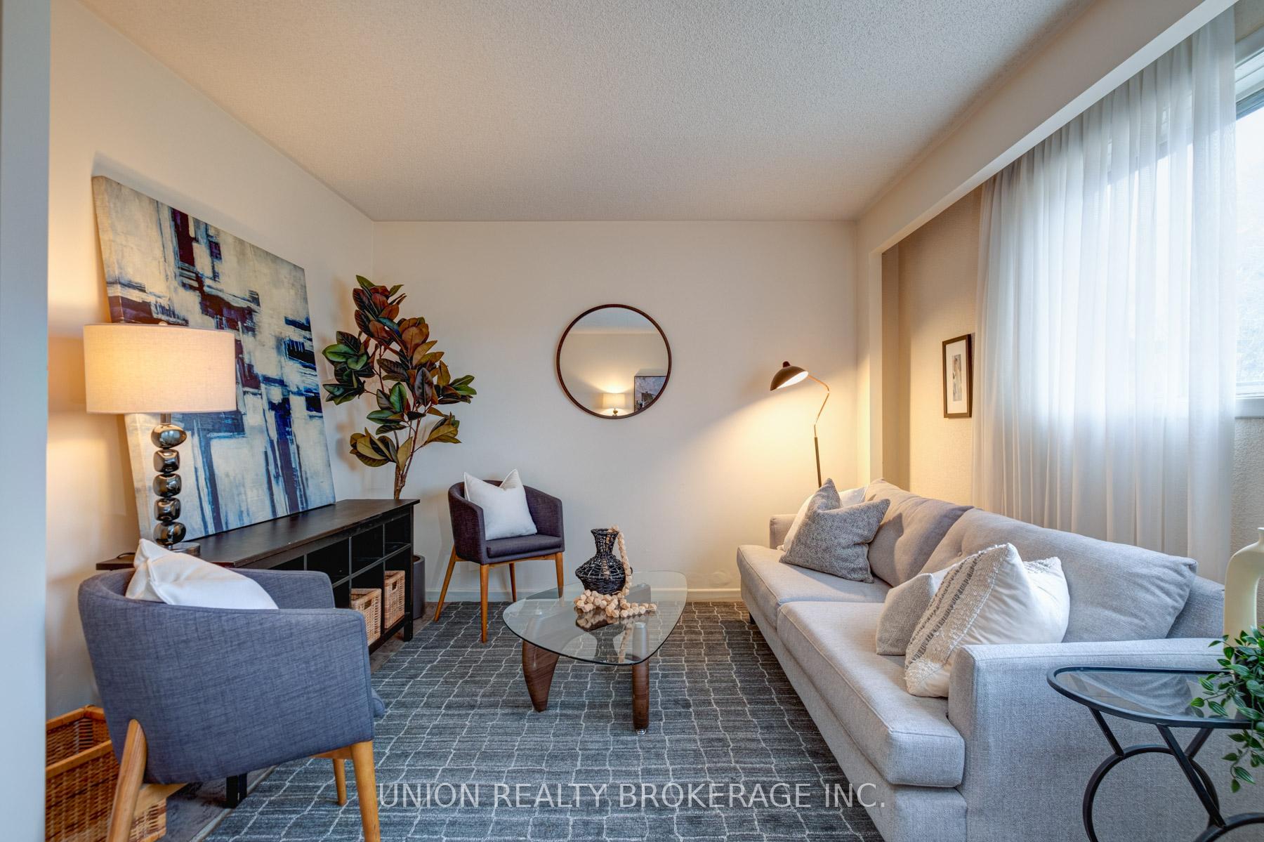 Photo 3 of 54 Oakridge Drive, Scarborough, Cliffcrest — HOMEH