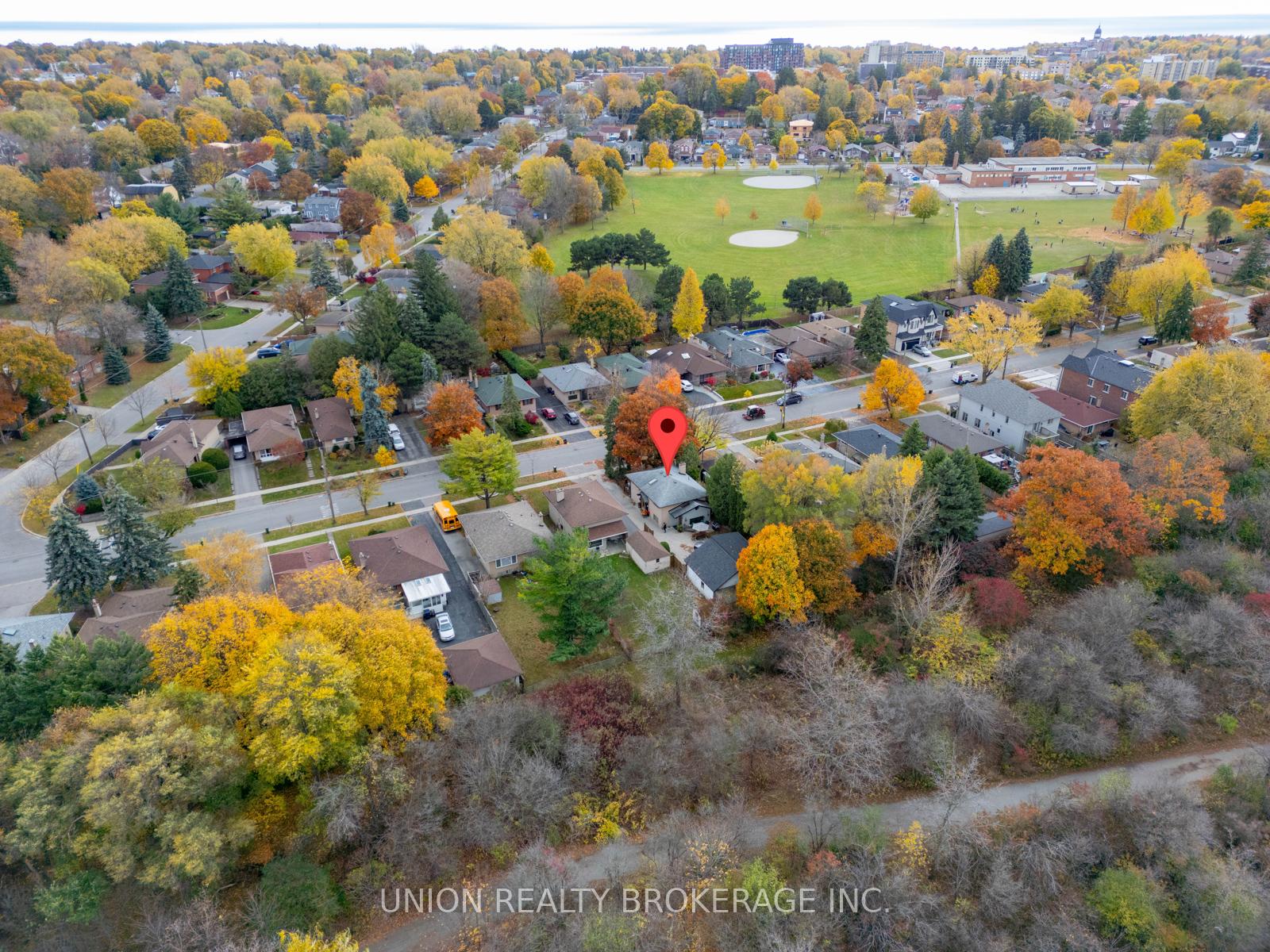Photo 39 of 54 Oakridge Drive, Scarborough, Cliffcrest — HOMEH