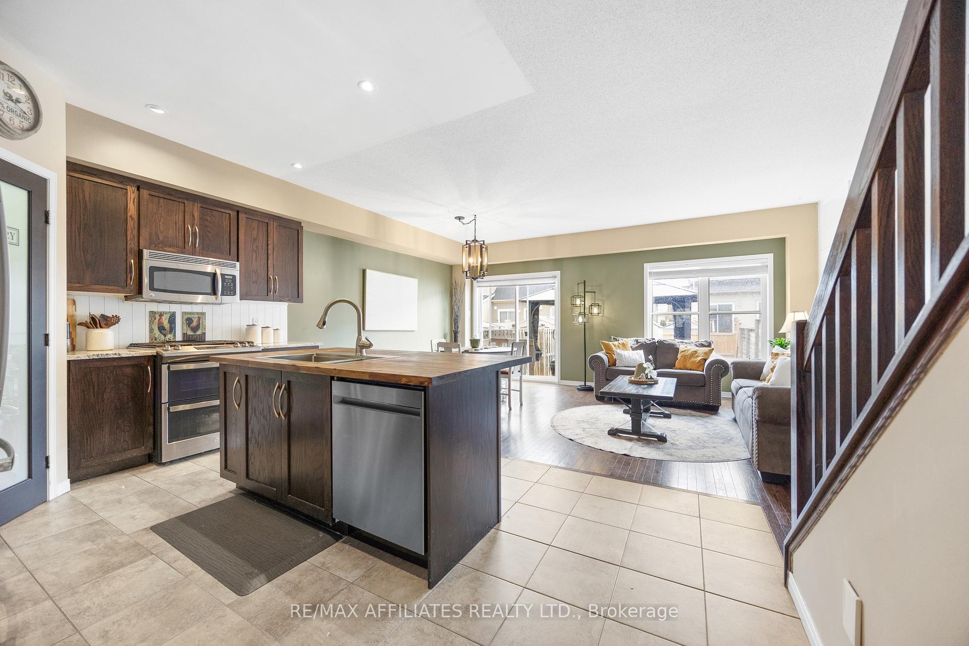 Photo 6 of 62 Hackberry Trail, Carleton Place — HOMEH