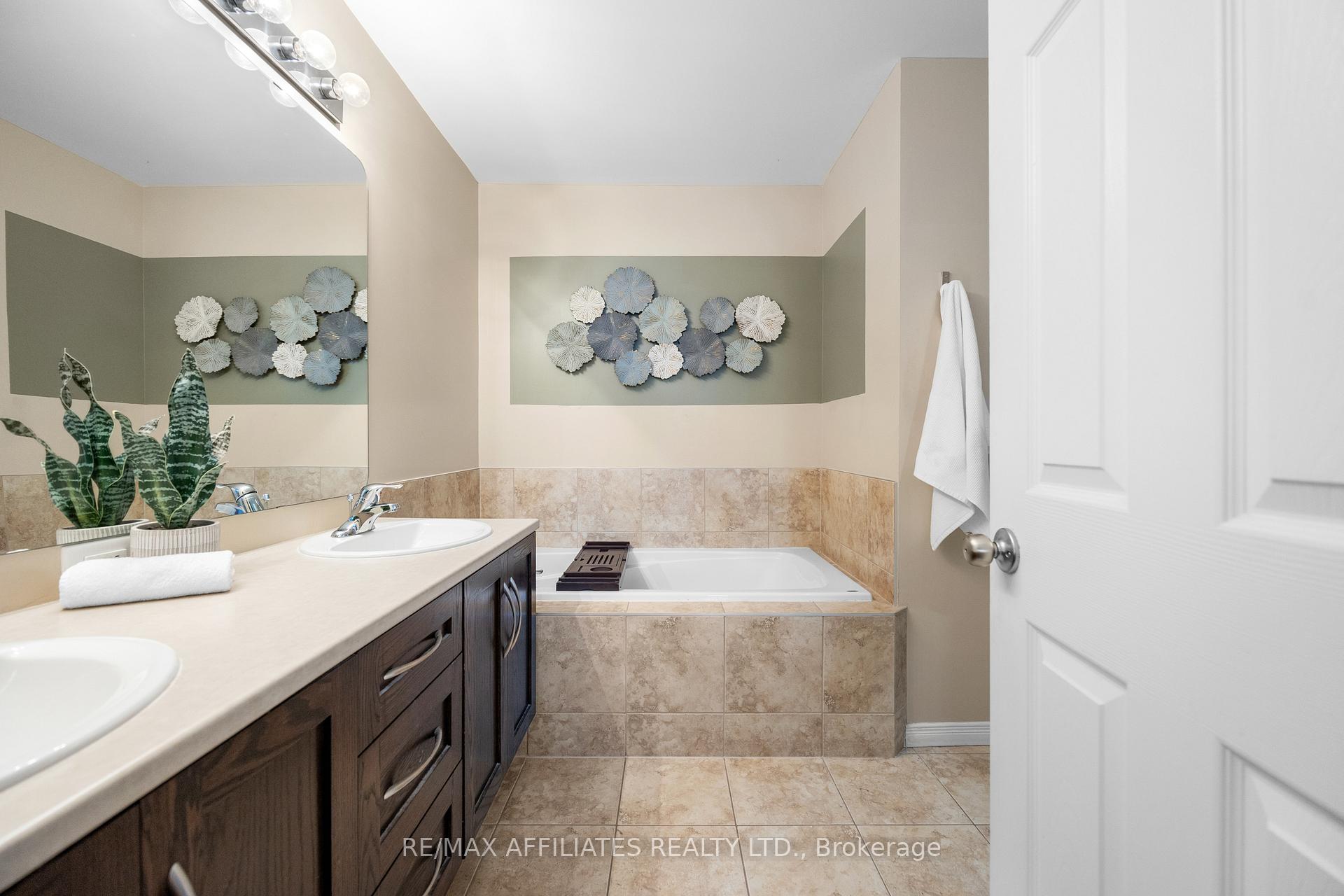 Photo 12 of 62 Hackberry Trail, Carleton Place — HOMEH