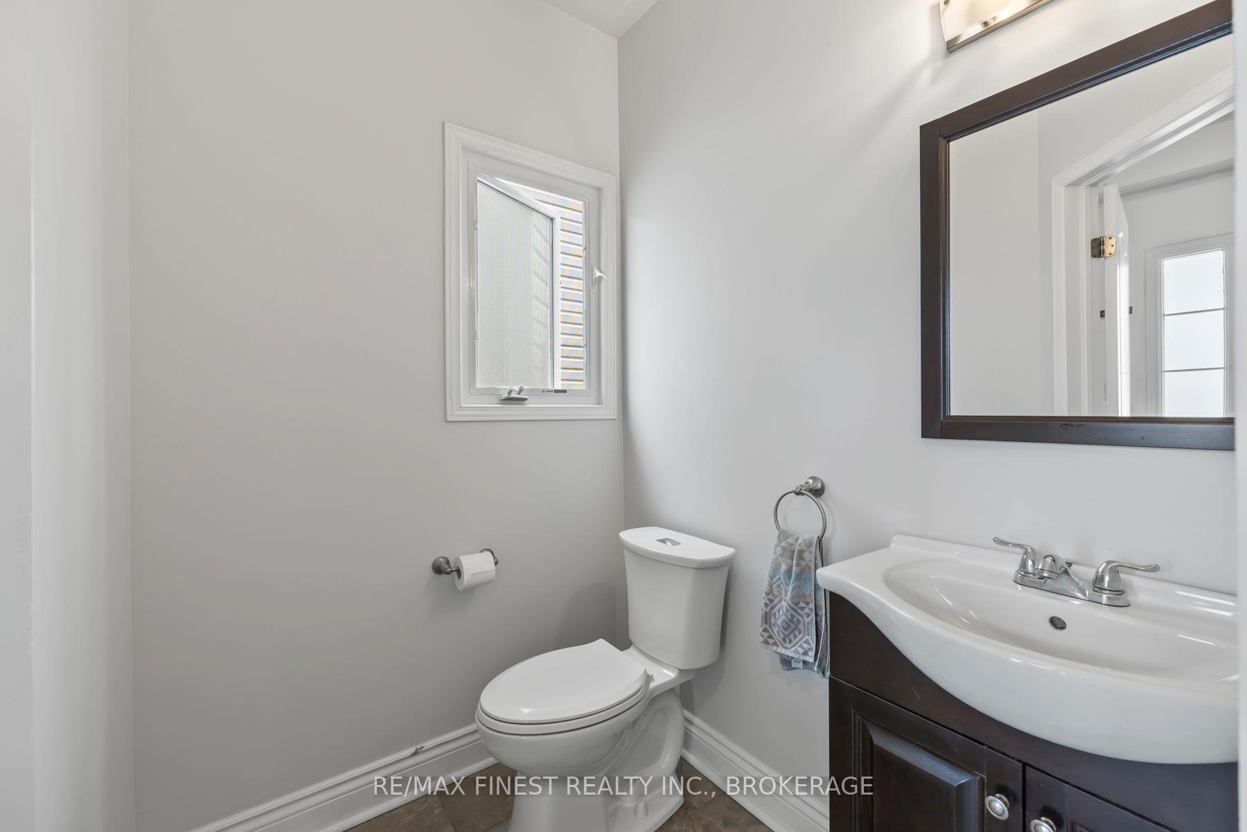 Photo 12 of 423 Maureen Street, Kingston, Kingston East (Incl Barret Crt) — HOMEH