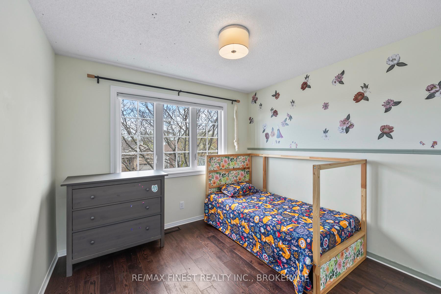 Photo 24 of 423 Maureen Street, Kingston, Kingston East (Incl Barret Crt) — HOMEH