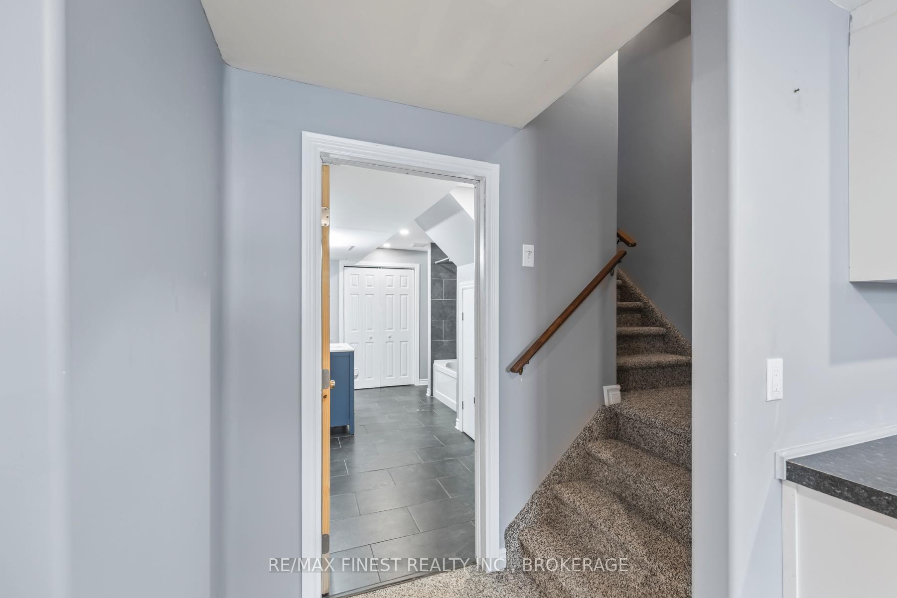 Photo 30 of 423 Maureen Street, Kingston, Kingston East (Incl Barret Crt) — HOMEH