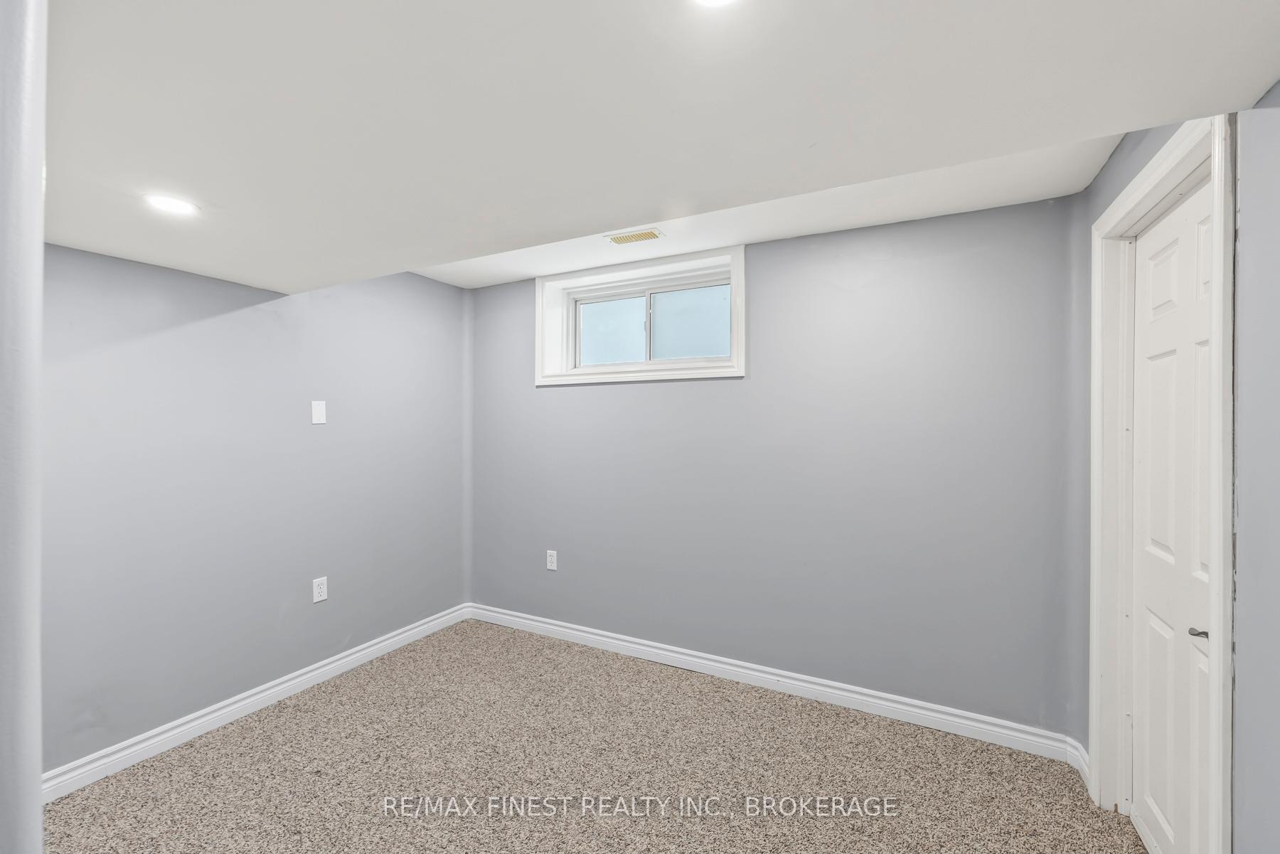 Photo 32 of 423 Maureen Street, Kingston, Kingston East (Incl Barret Crt) — HOMEH