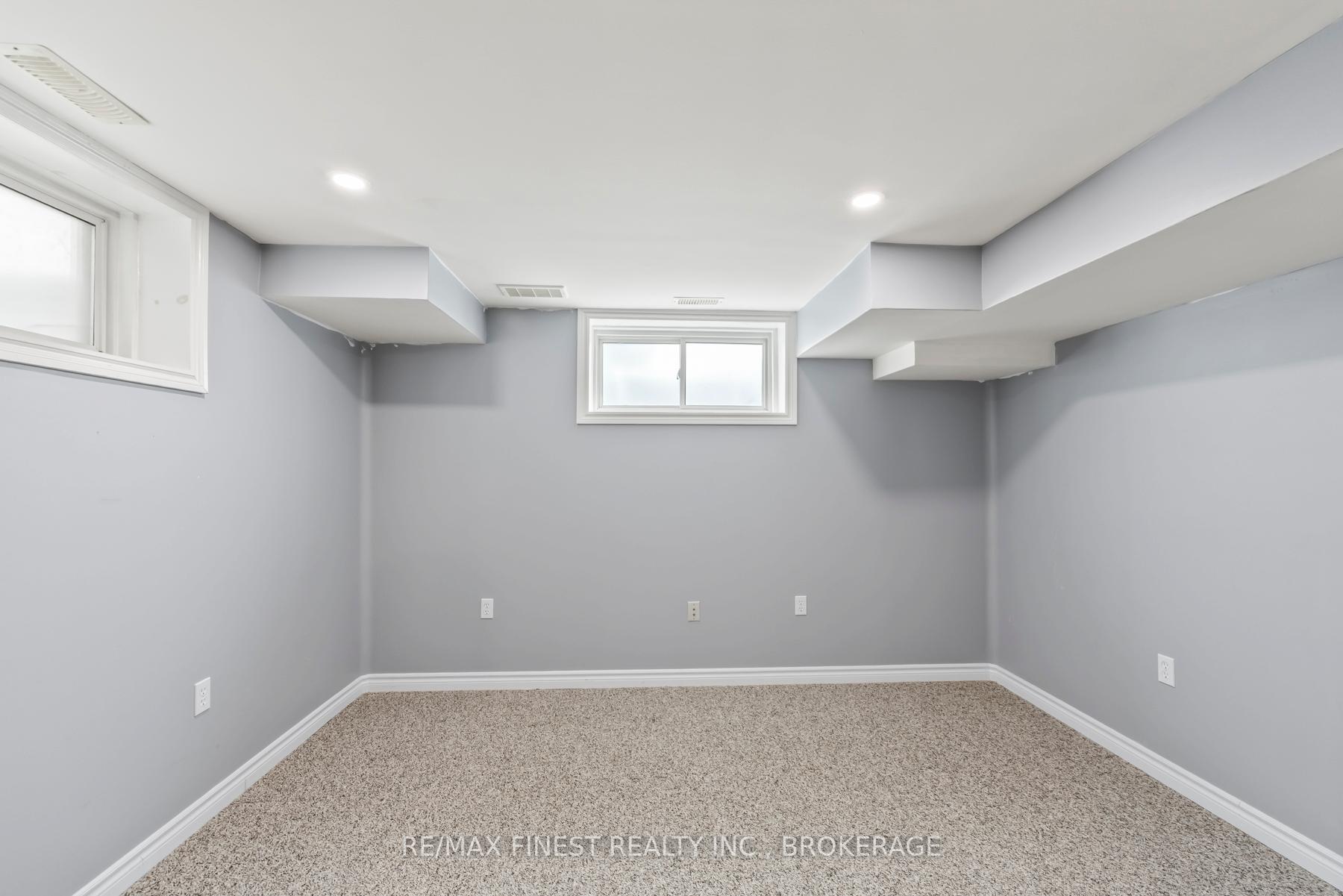 Photo 37 of 423 Maureen Street, Kingston, Kingston East (Incl Barret Crt) — HOMEH