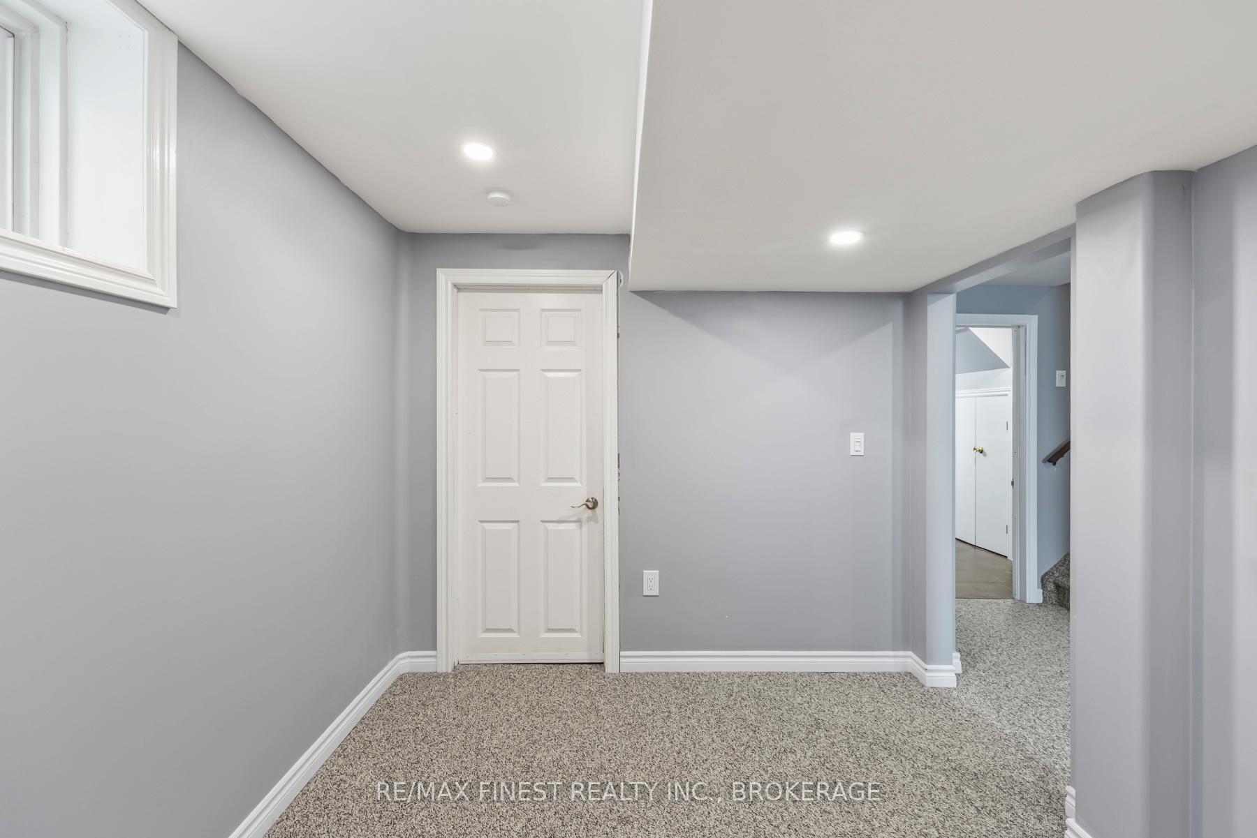 Photo 34 of 423 Maureen Street, Kingston, Kingston East (Incl Barret Crt) — HOMEH