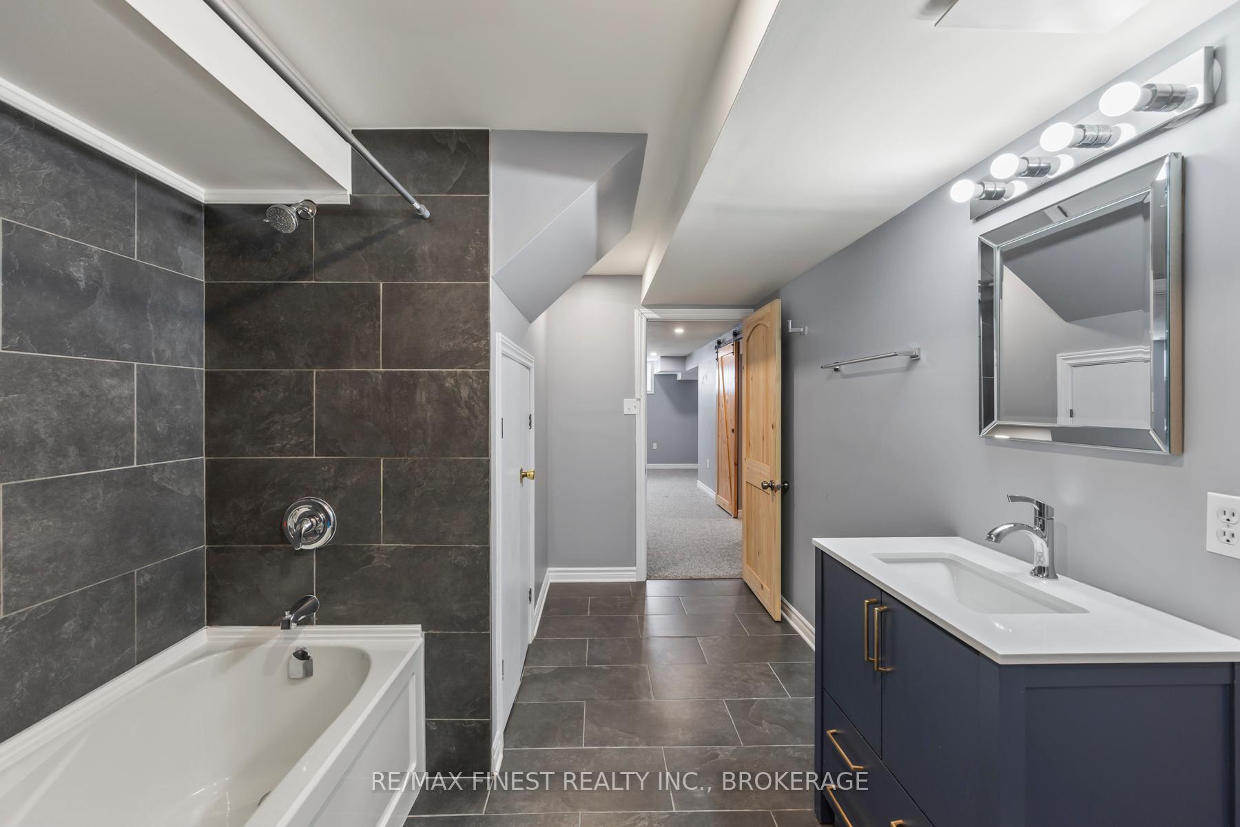 Photo 41 of 423 Maureen Street, Kingston, Kingston East (Incl Barret Crt) — HOMEH
