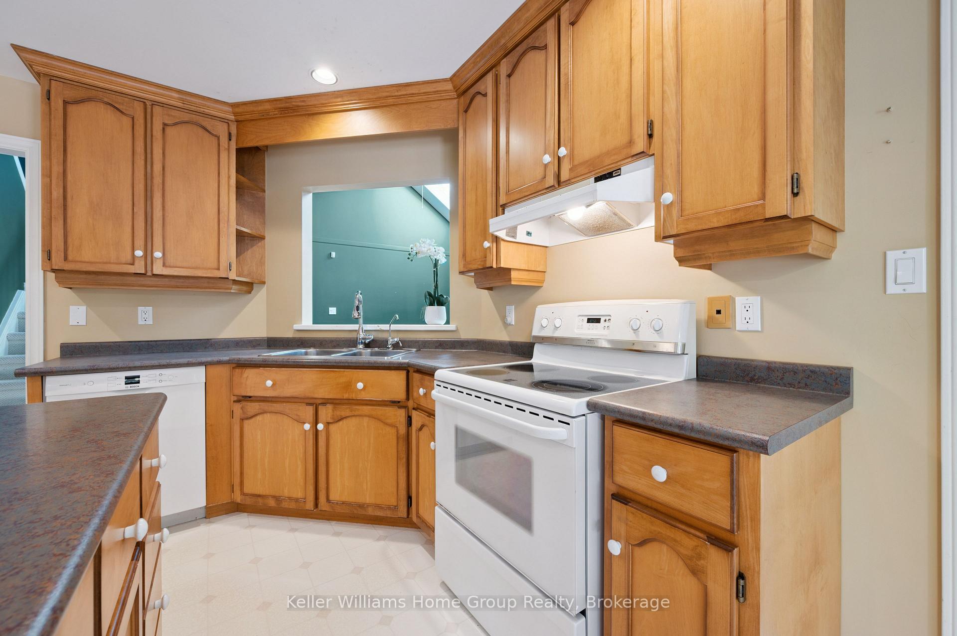 Photo 16 of 66 Kortright Road E, Guelph, Kortright East — HOMEH