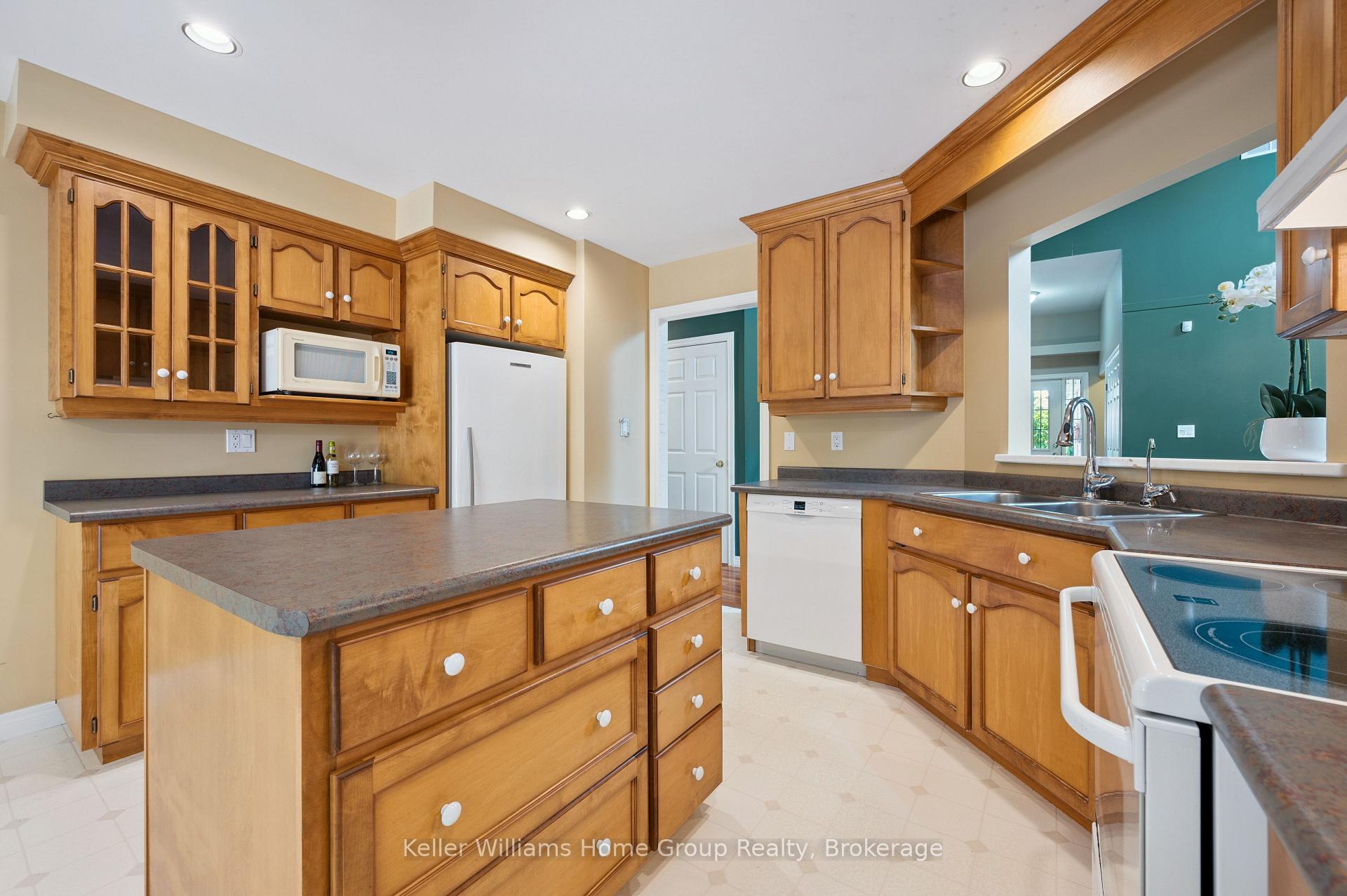 Photo 17 of 66 Kortright Road E, Guelph, Kortright East — HOMEH