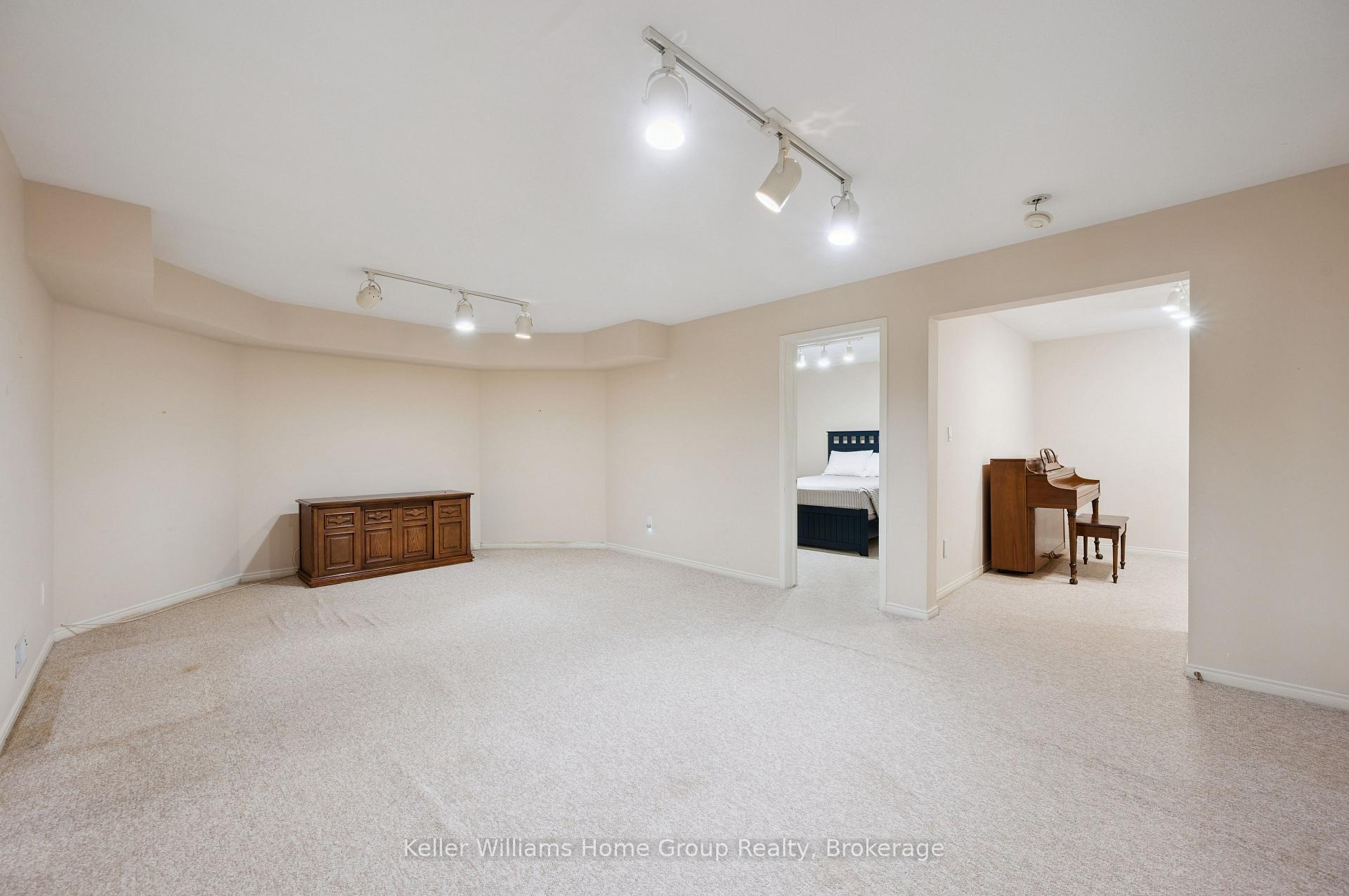 Photo 33 of 66 Kortright Road E, Guelph, Kortright East — HOMEH
