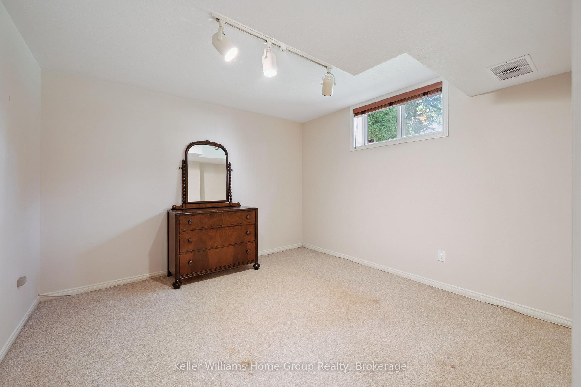 Photo 38 of 66 Kortright Road E, Guelph, Kortright East — HOMEH