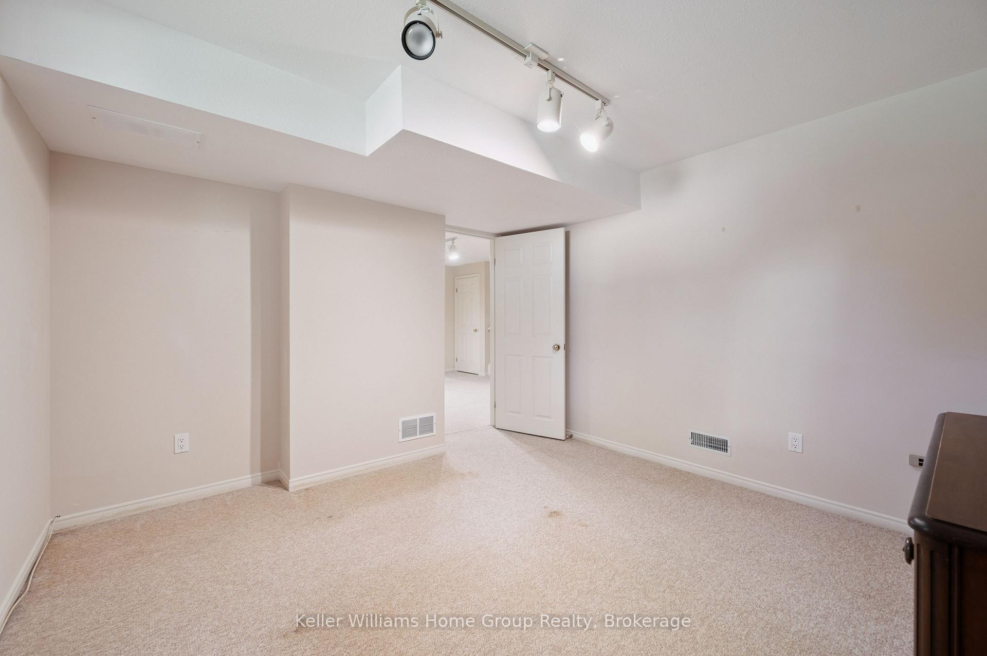 Photo 39 of 66 Kortright Road E, Guelph, Kortright East — HOMEH