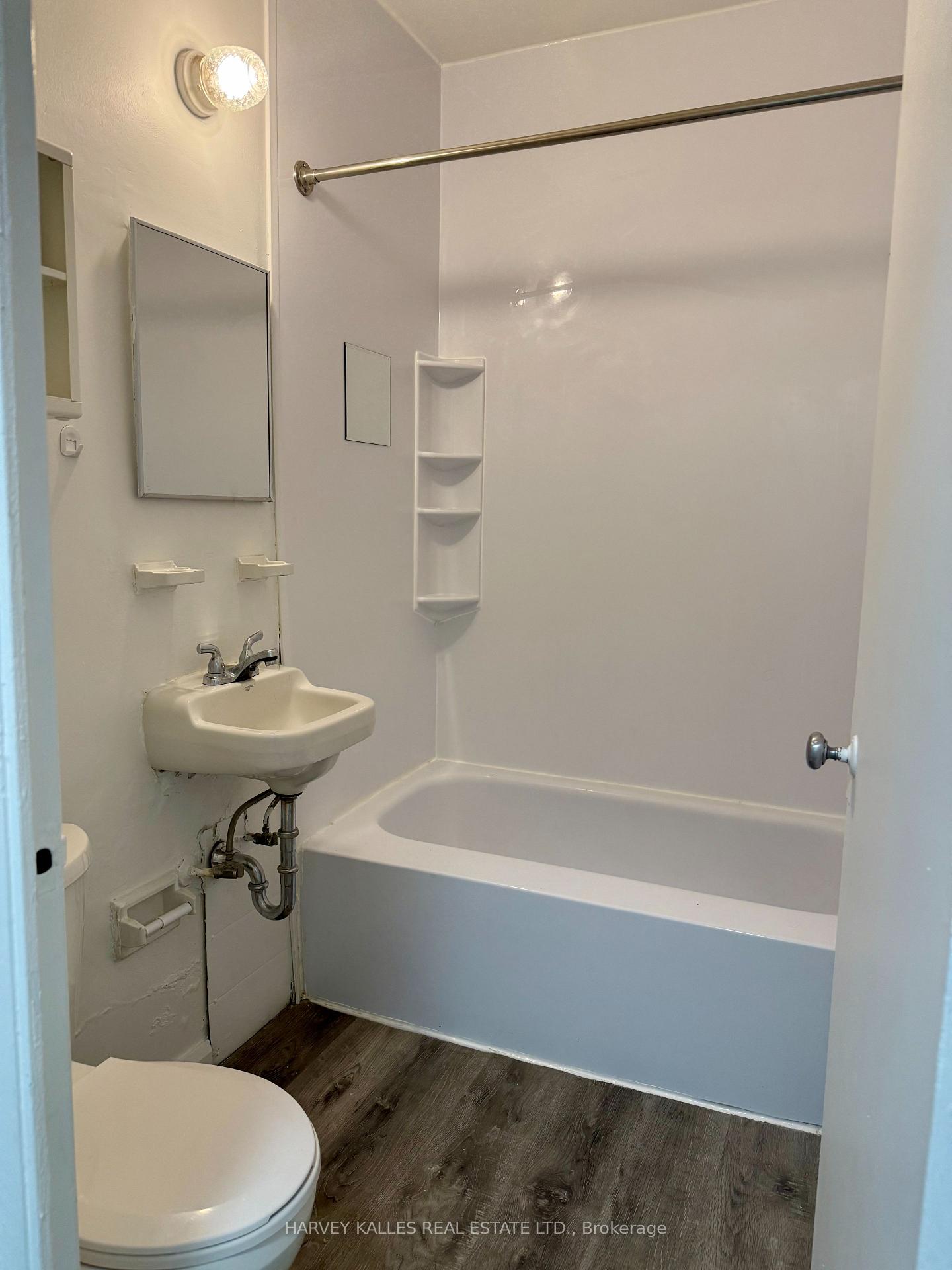 Photo 4 of Unit 305, 1582 Bathurst Street, Toronto, Humewood-Cedarvale — HOMEH