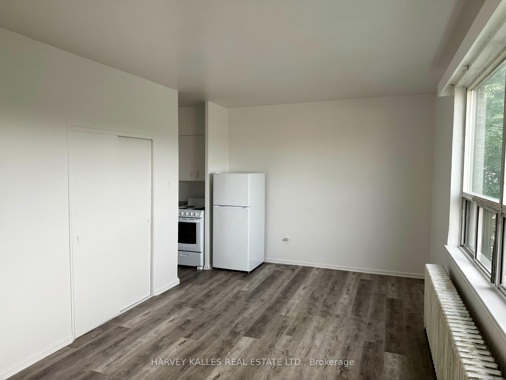 Photo 5 of Unit 305, 1582 Bathurst Street, Toronto, Humewood-Cedarvale — HOMEH