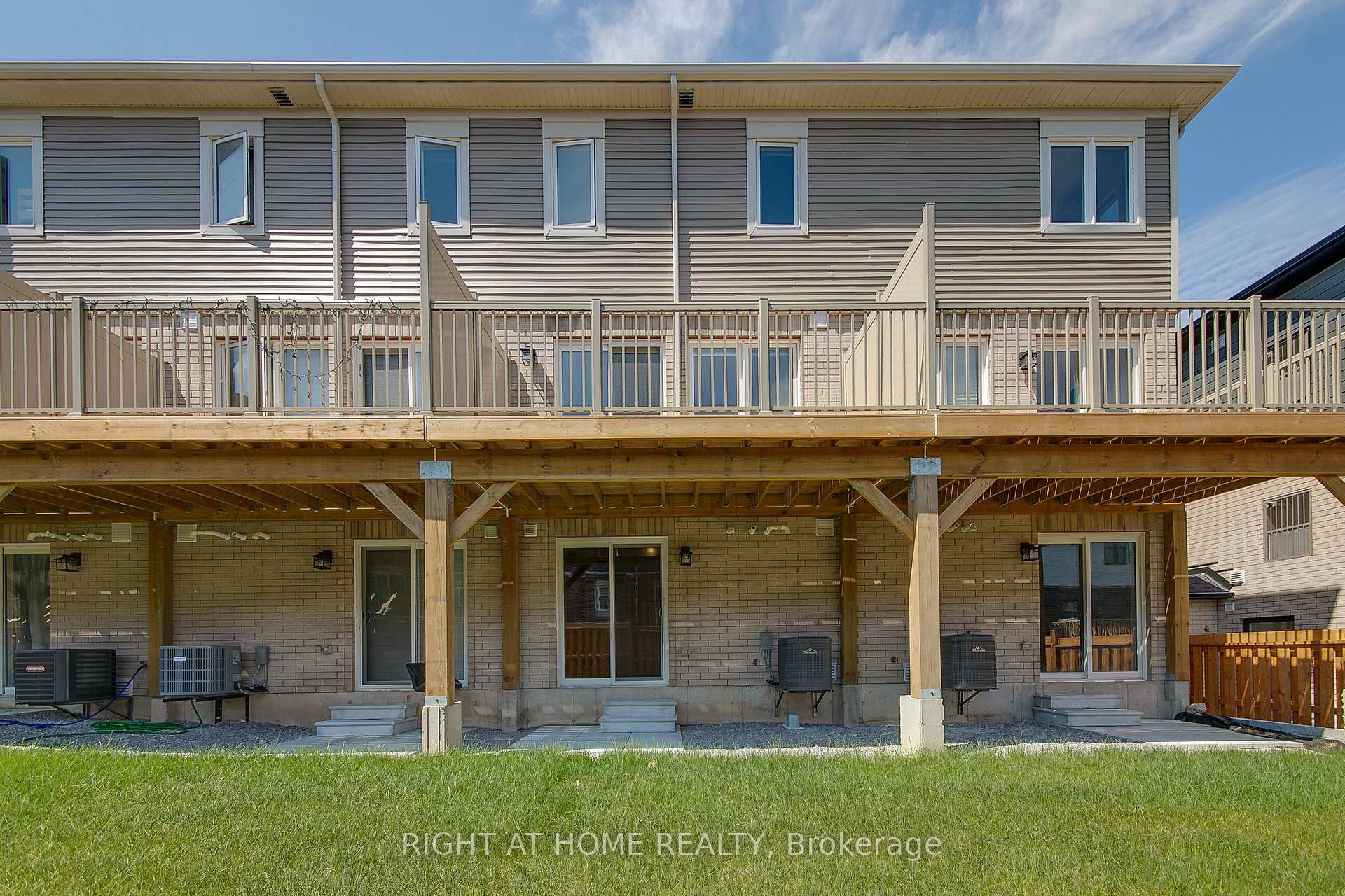 Photo 6 of 28 Wagon Lane, Barrie, Rural Barrie Southeast — HOMEH