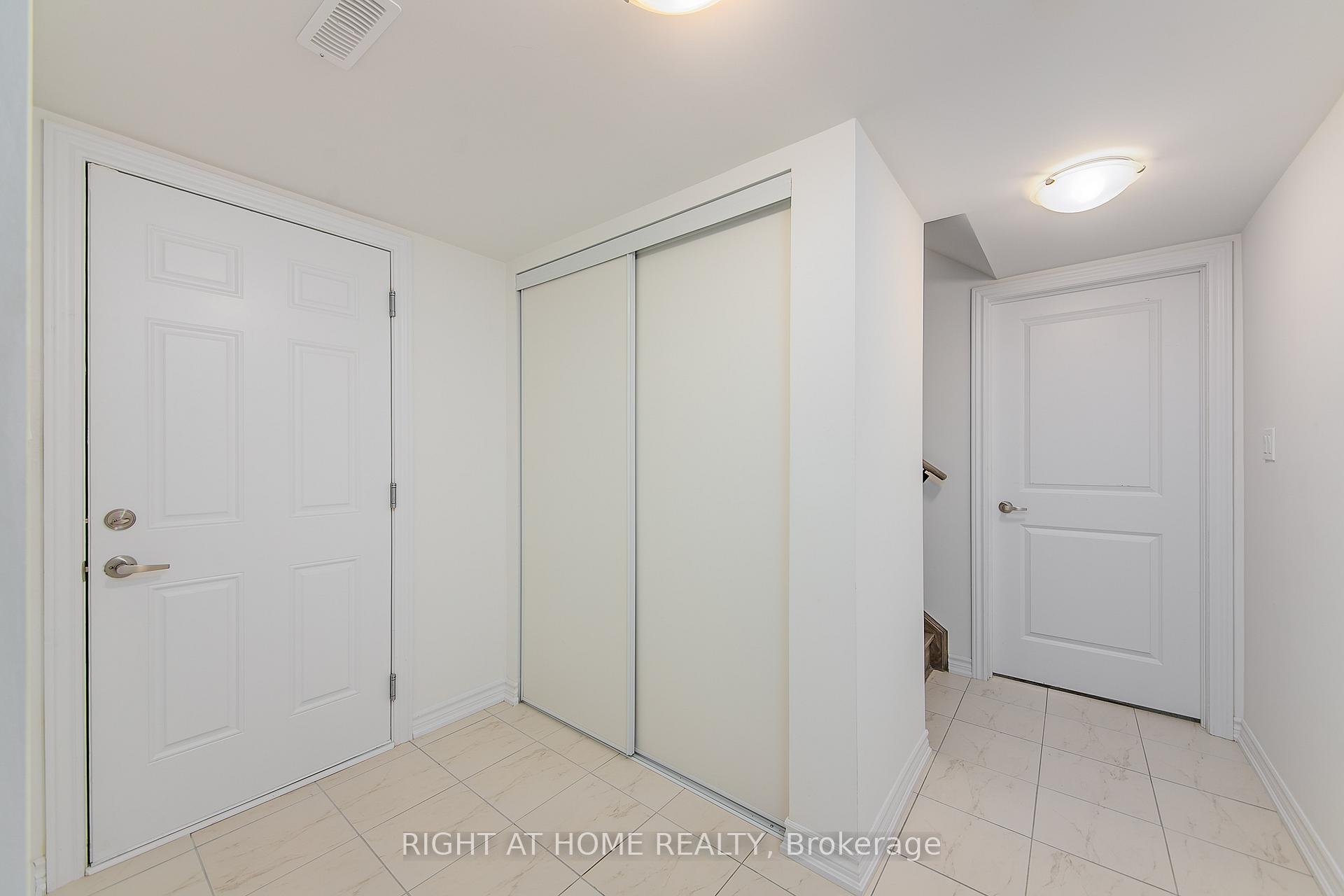 Photo 5 of 28 Wagon Lane, Barrie, Rural Barrie Southeast — HOMEH