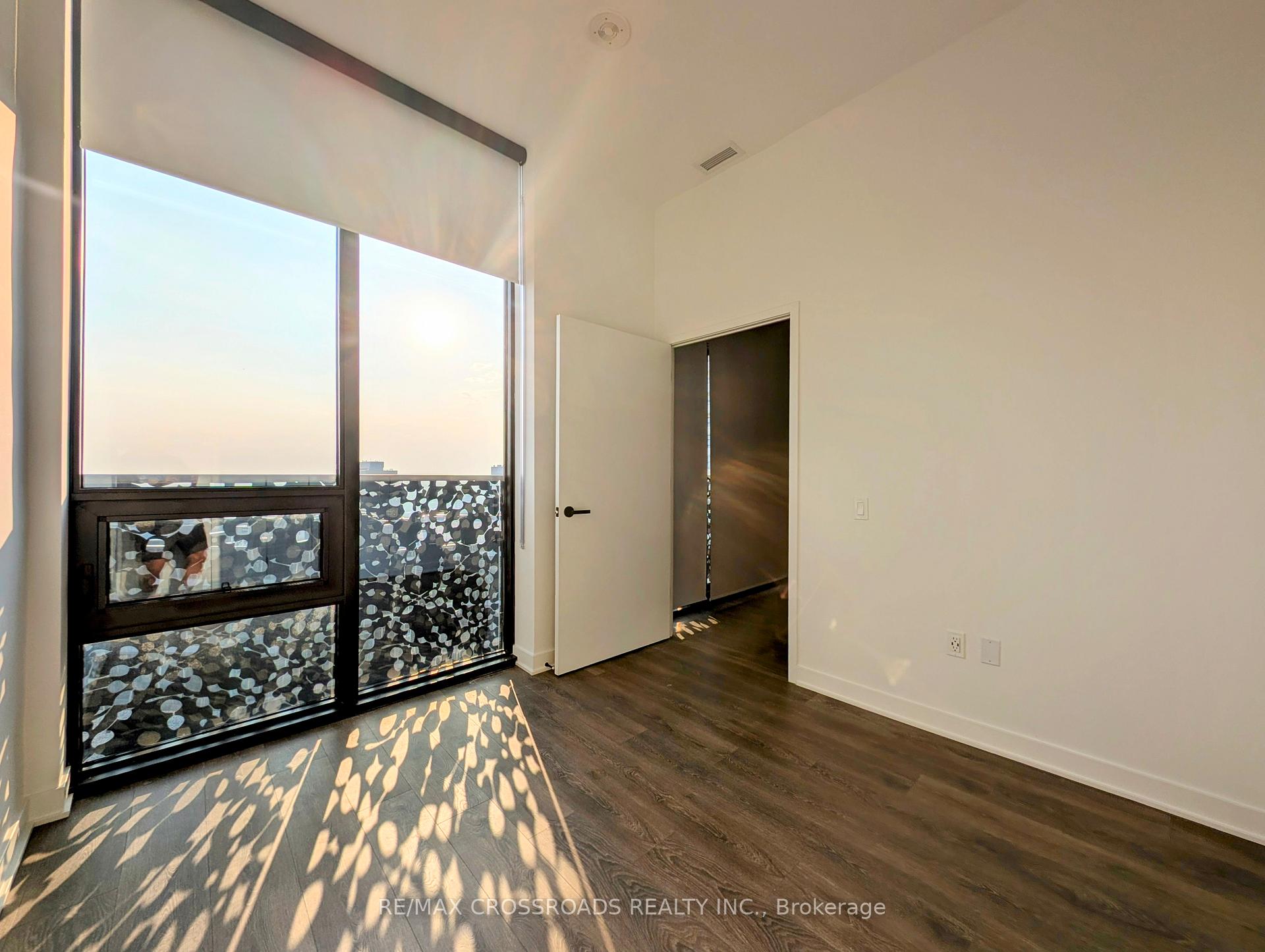 Photo 4 of Unit 5106, 55 Charles Street E, Toronto, Church-Yonge Corridor — HOMEH