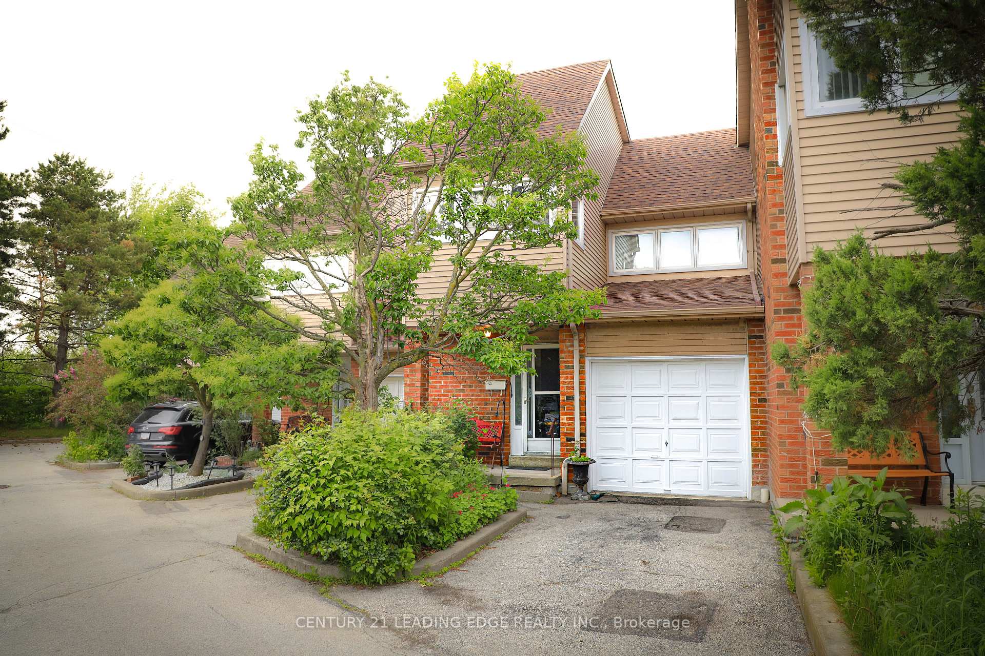 Front of Unit TH9, 1031 Midland Avenue