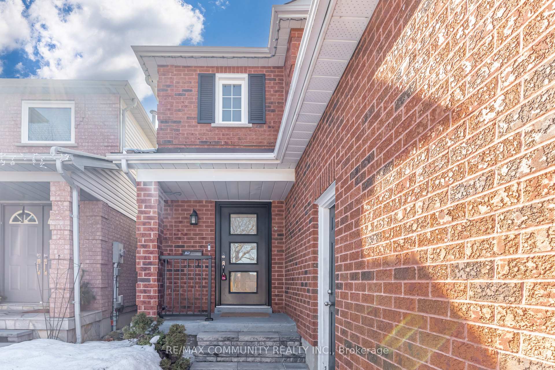 Photo 21 of 8 Simnick Crescent, Clarington, Courtice — HOMEH