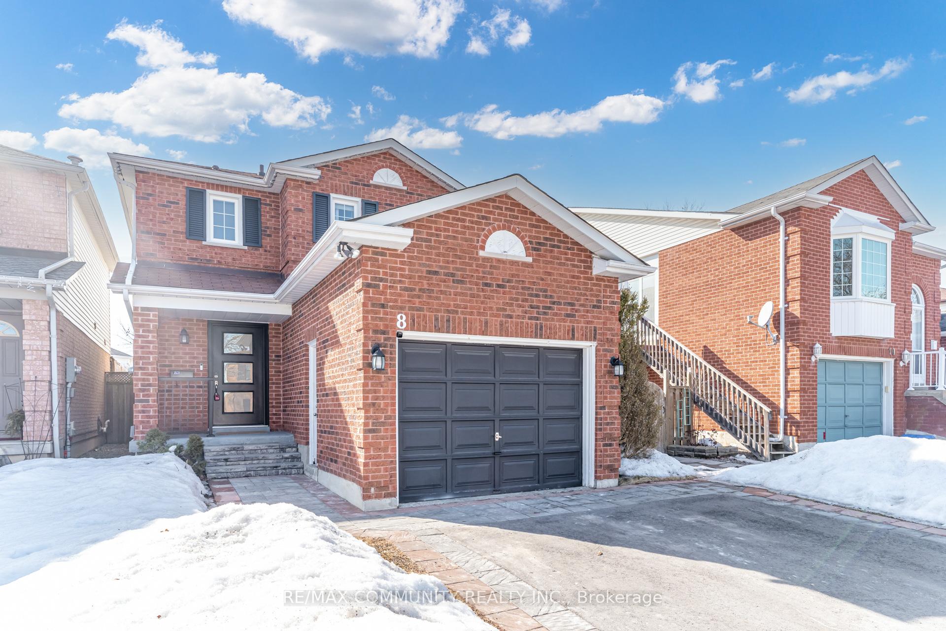 Photo 2 of 8 Simnick Crescent, Clarington, Courtice — HOMEH