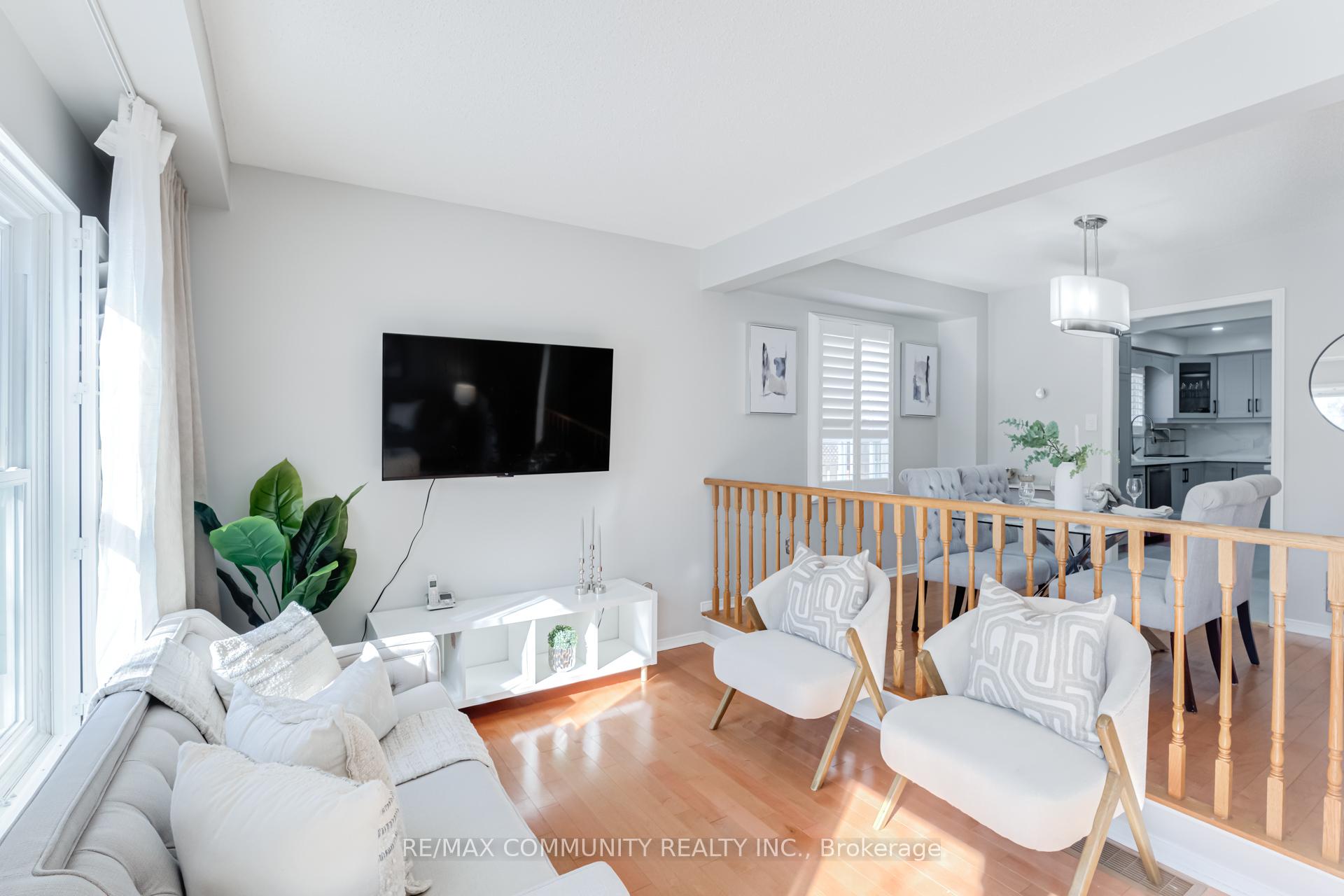 Photo 11 of 8 Simnick Crescent, Clarington, Courtice — HOMEH