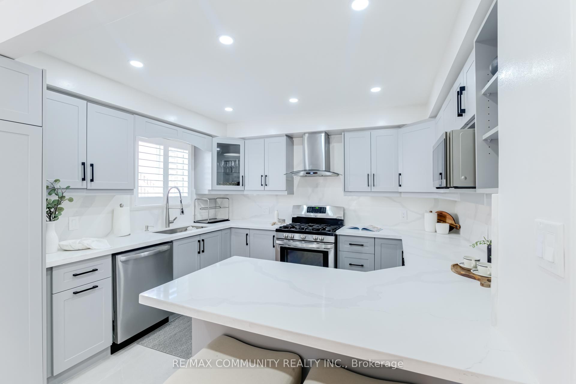 Photo 23 of 8 Simnick Crescent, Clarington, Courtice — HOMEH