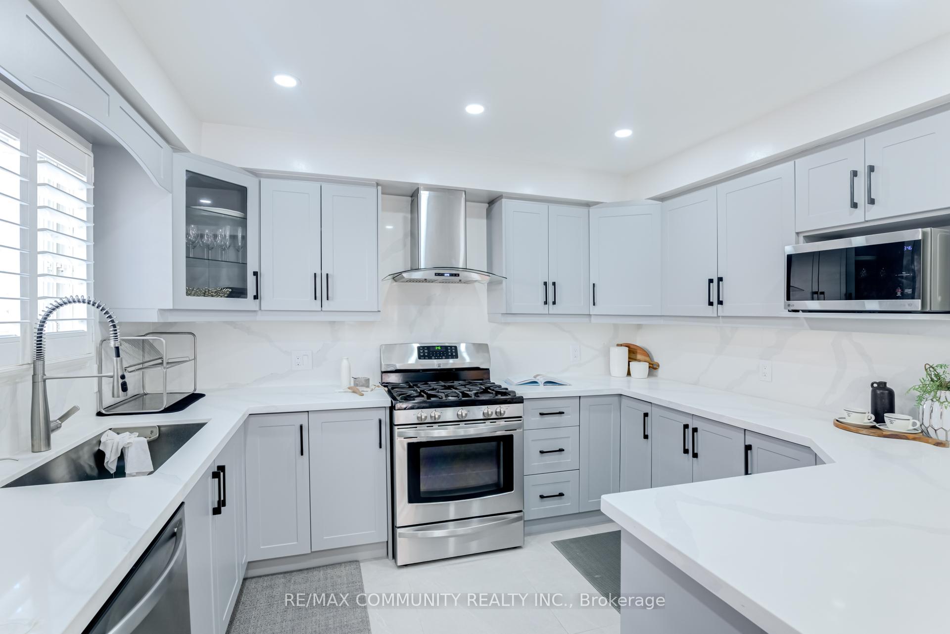 Photo 20 of 8 Simnick Crescent, Clarington, Courtice — HOMEH