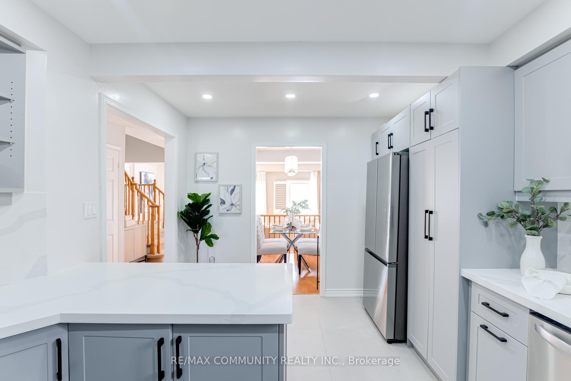 Photo 12 of 8 Simnick Crescent, Clarington, Courtice — HOMEH