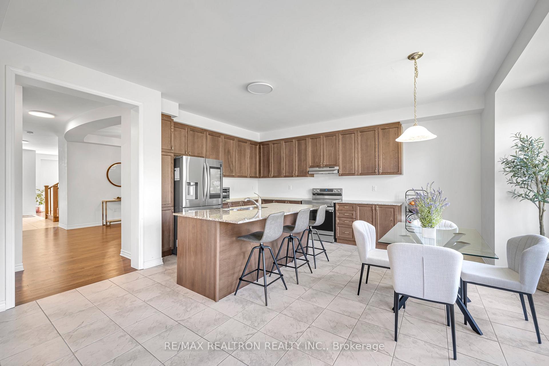 Photo 4 of 3038 Hollyberry Trail, Pickering, Rural Pickering — HOMEH