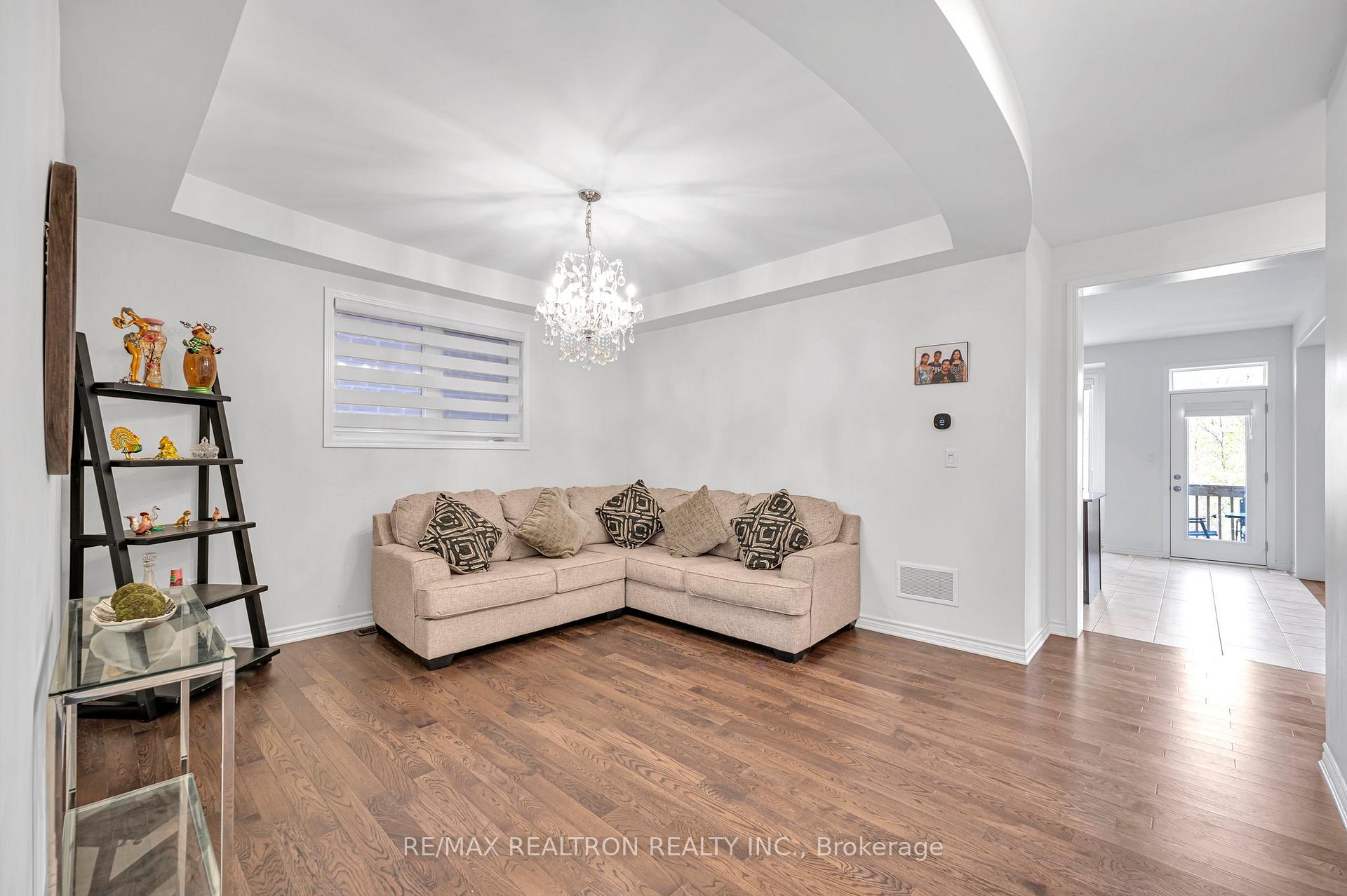Photo 13 of 3038 Hollyberry Trail, Pickering, Rural Pickering — HOMEH