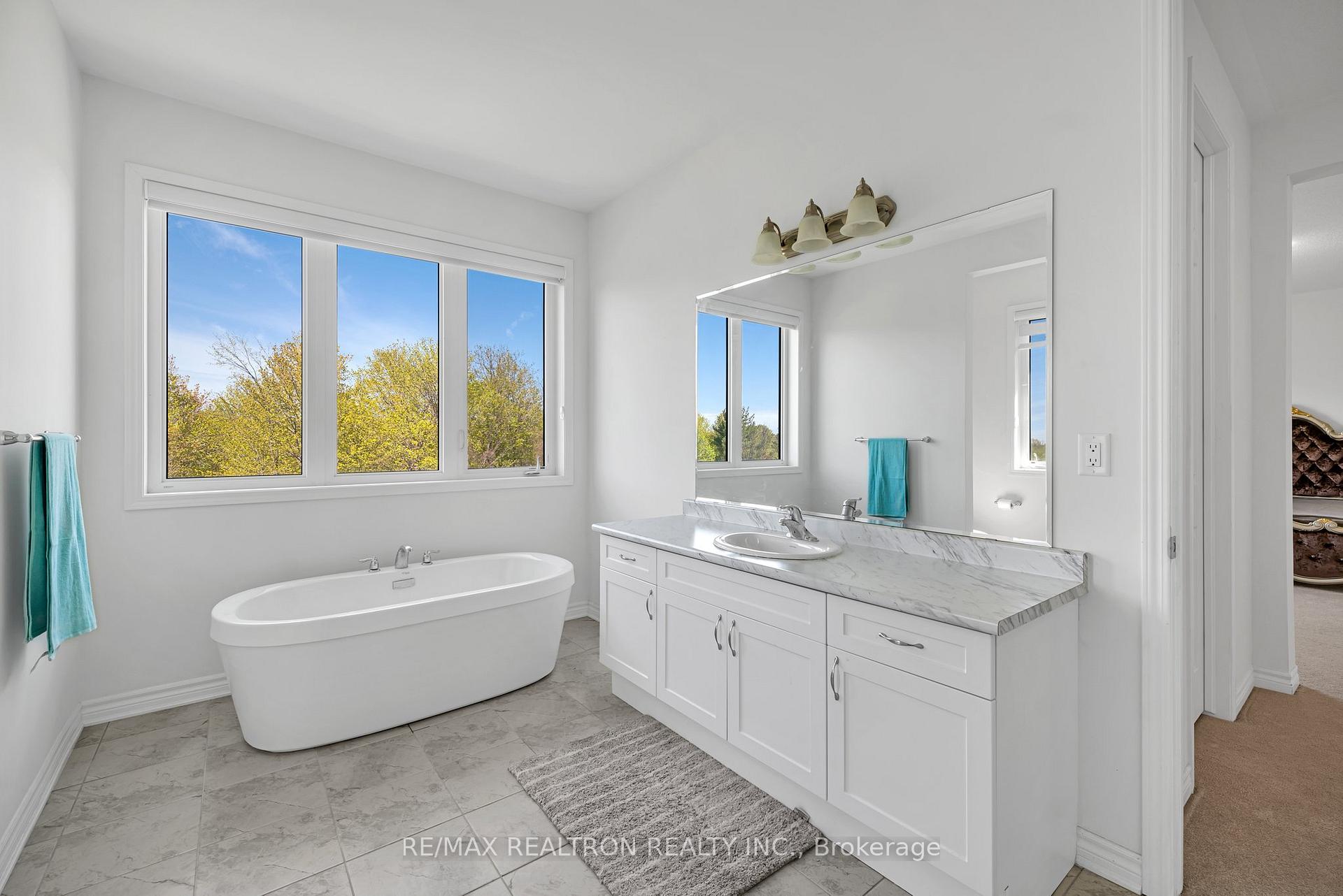 Photo 8 of 3038 Hollyberry Trail, Pickering, Rural Pickering — HOMEH