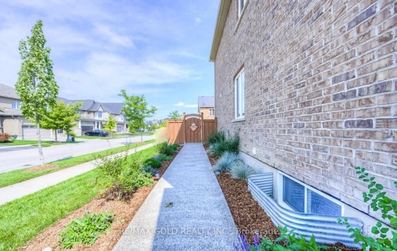 Photo 4 of 238 David Elsey Street, Kitchener — HOMEH