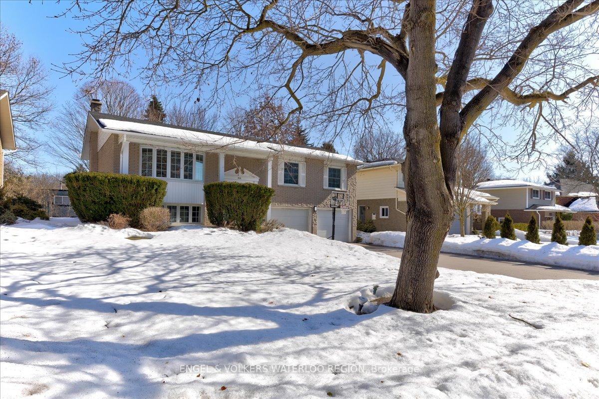 Photo 6 of 300 Craigleith Drive, Waterloo — HOMEH