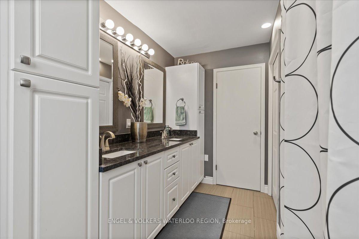 Photo 15 of 300 Craigleith Drive, Waterloo — HOMEH